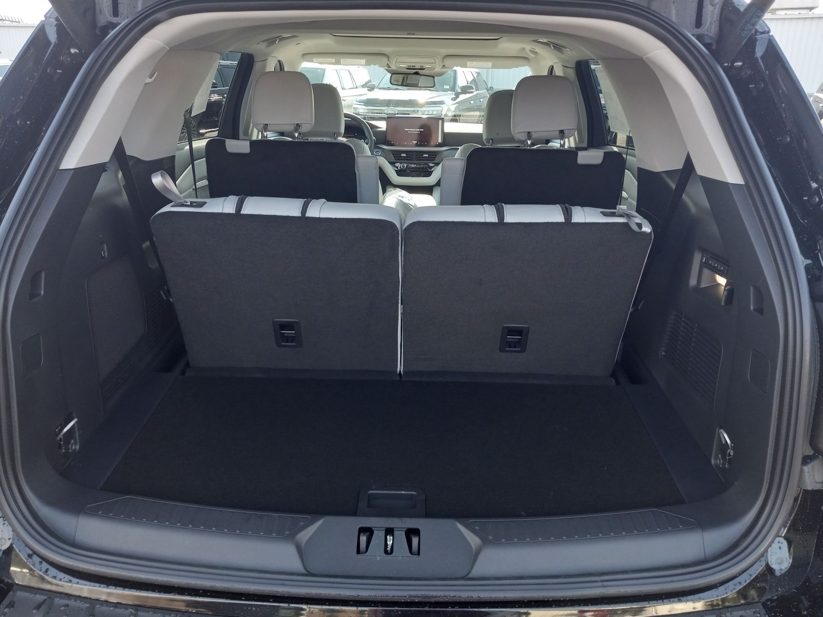 2026 Ford Explorer image 12