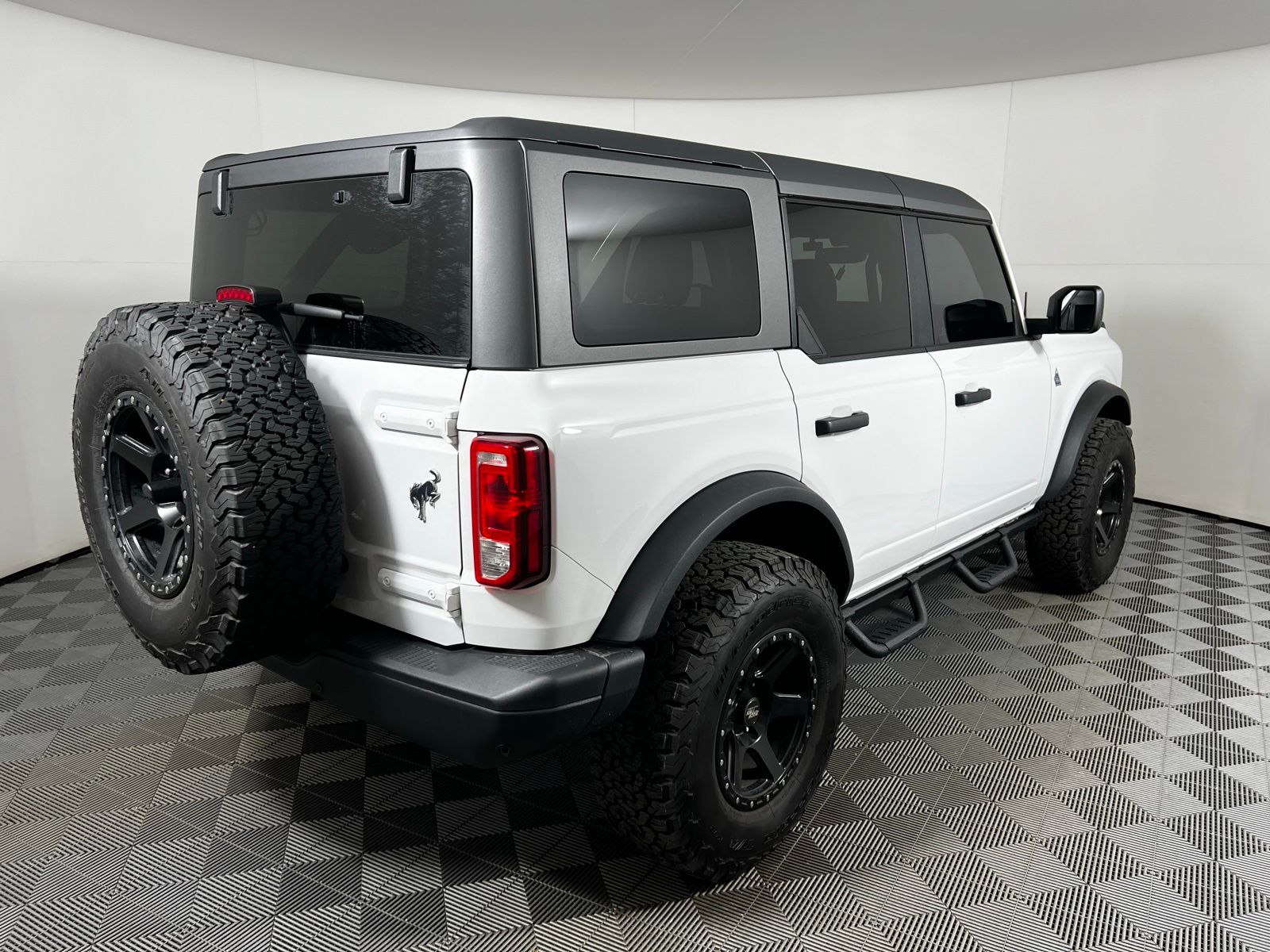 2023 Ford Bronco Black Diamond 5