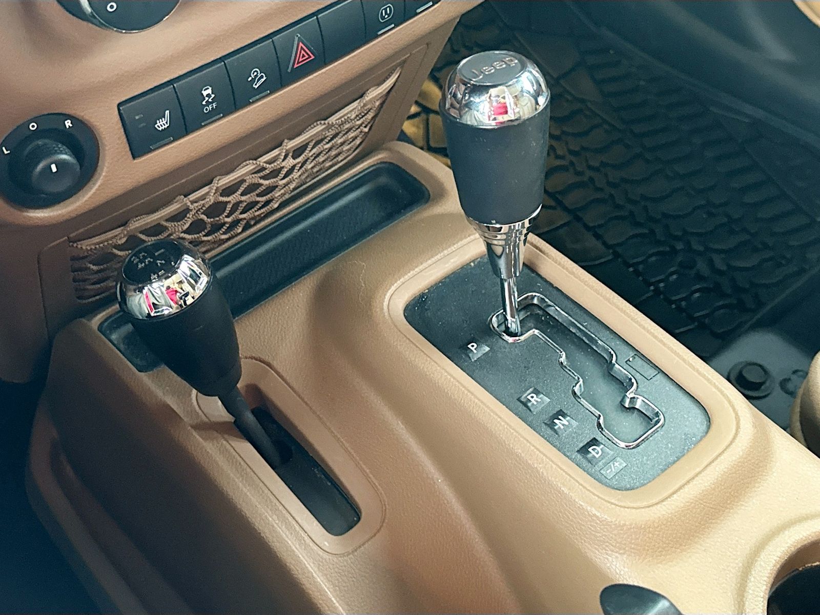 Used 2013 Beige Jeep Unlimited Sahara image 17