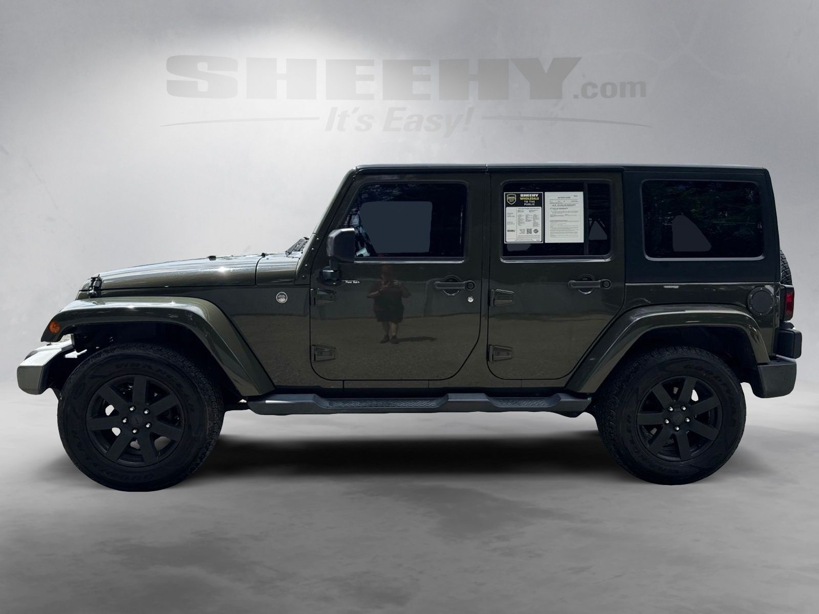 Used 2015 Tank Clearcoat Jeep Unlimited Sahara image 14