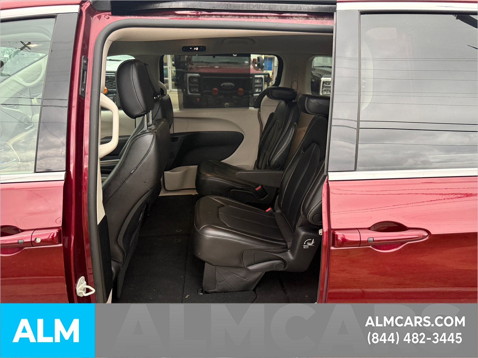Used 2023 Velvet Red Pearlcoat Chrysler Touring L image 12