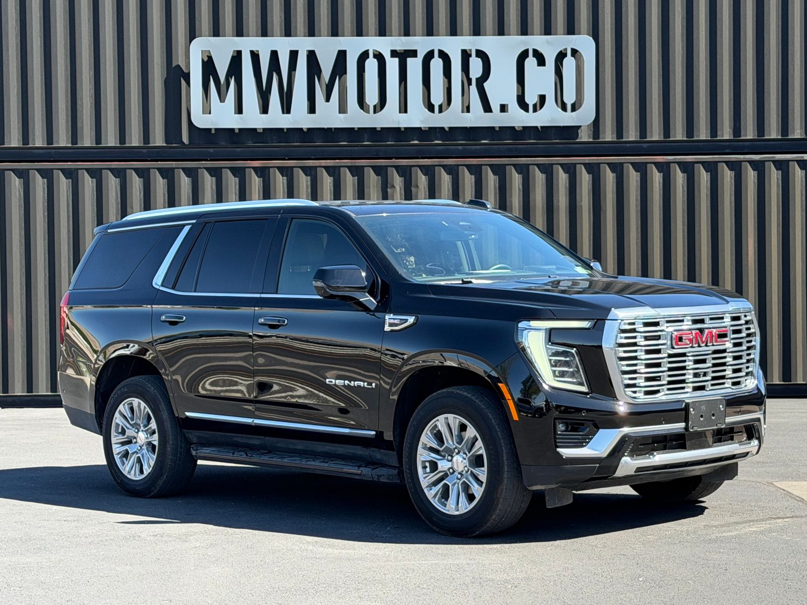 Onyx Black 2025 GMC Yukon SUV / Crossover Four-Wheel Drive 