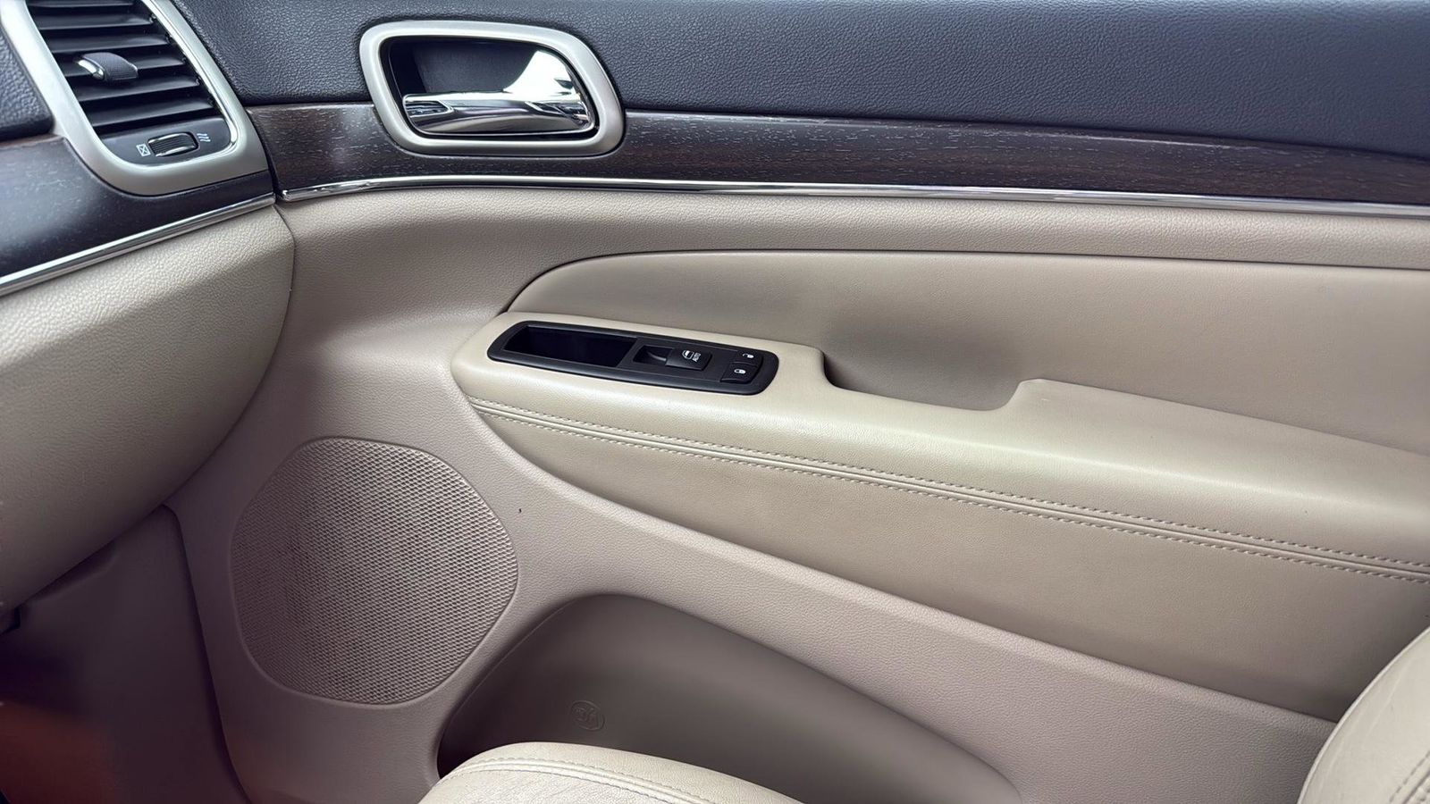 Used Car 2014 Jeep Grand Cherokee  Limited For Sale Under $15,000 In Austin, Texas