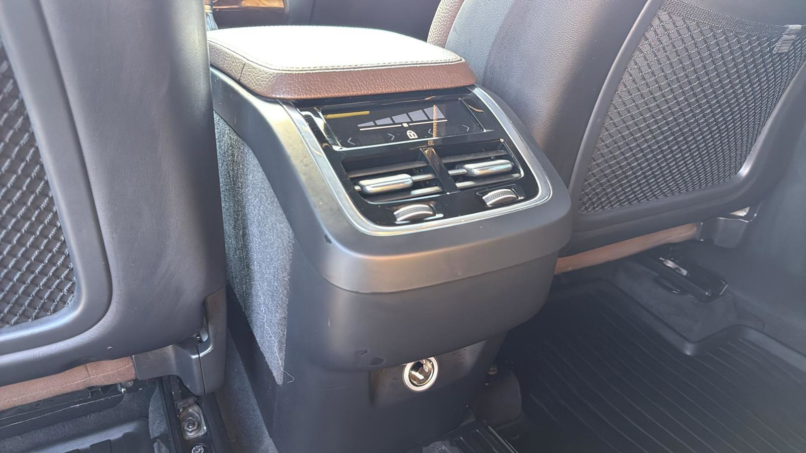 Used Car 2019 Volvo Xc90  T6 Momentum For Sale Under $20,000 In Austin, Texas