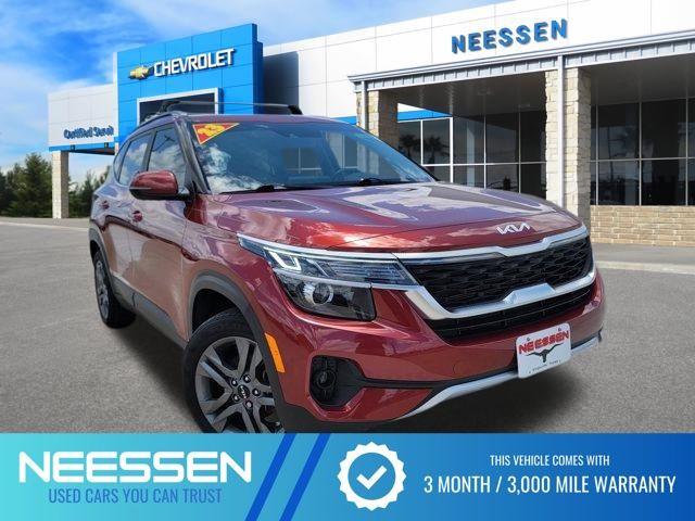 Orange 2023 Kia Seltos SUV / Crossover Front-Wheel Drive Continuously Variable Transmission