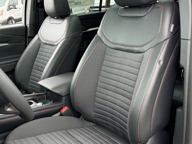 New 2026 Agate Black Metallic Ford ST-Line image 22