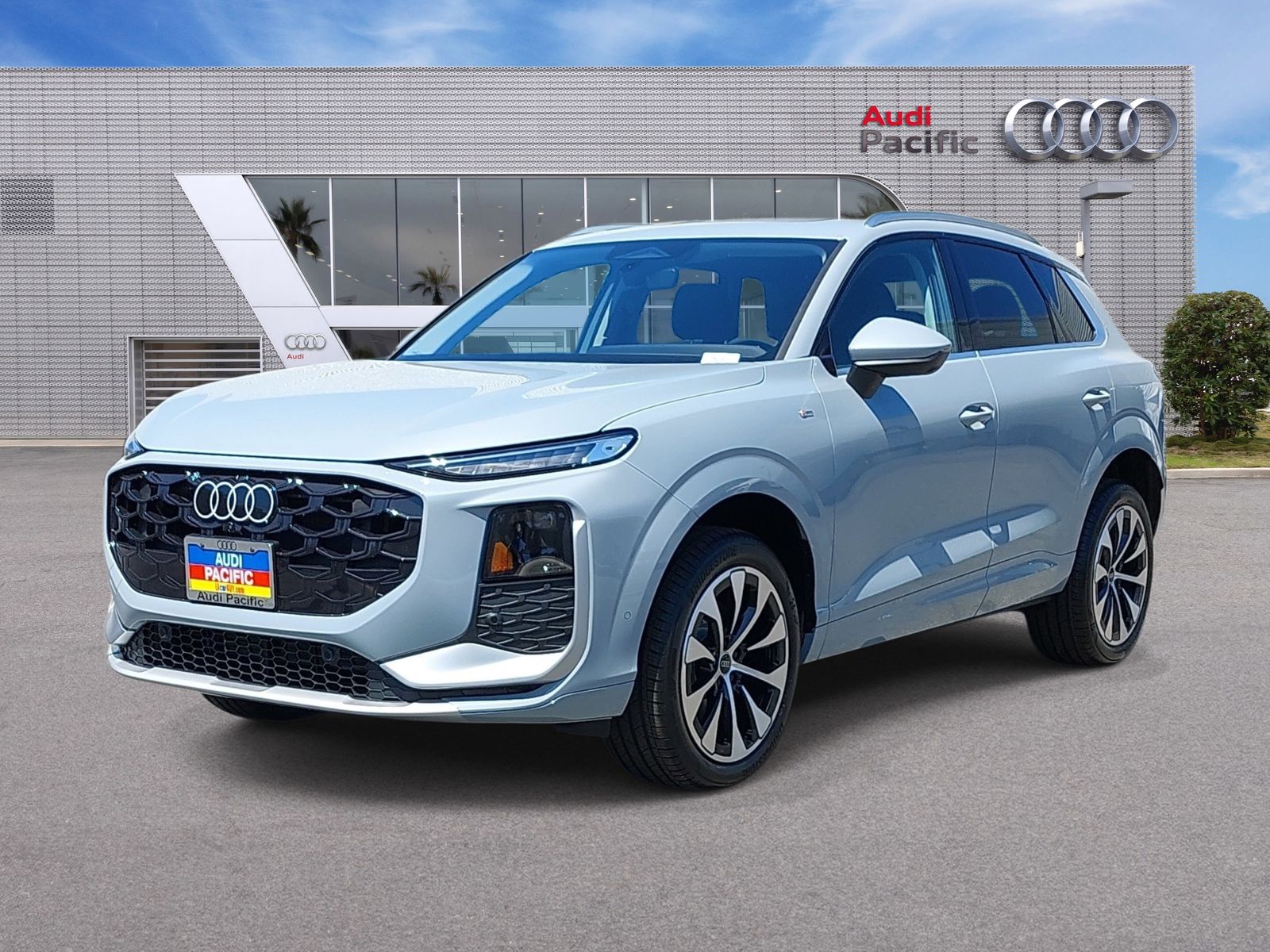 Arrow Gray Pearl Effect 2026 Audi Q3 quattro S Line TFSI SUV / Crossover All-Wheel Drive 7-Speed Automatic