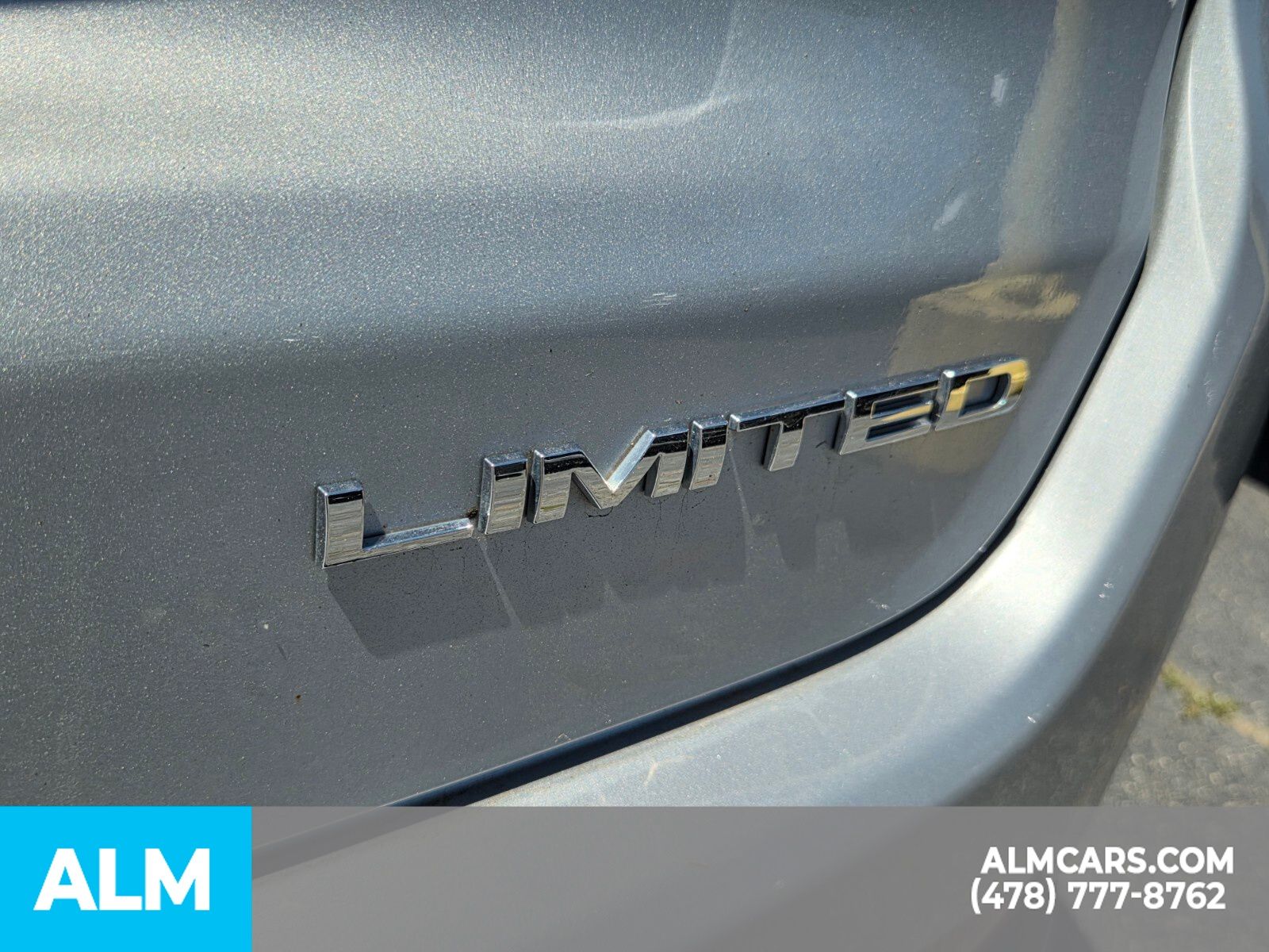 Used 2025 Silver Zynith Metallic Clearcoat Jeep Limited image 13