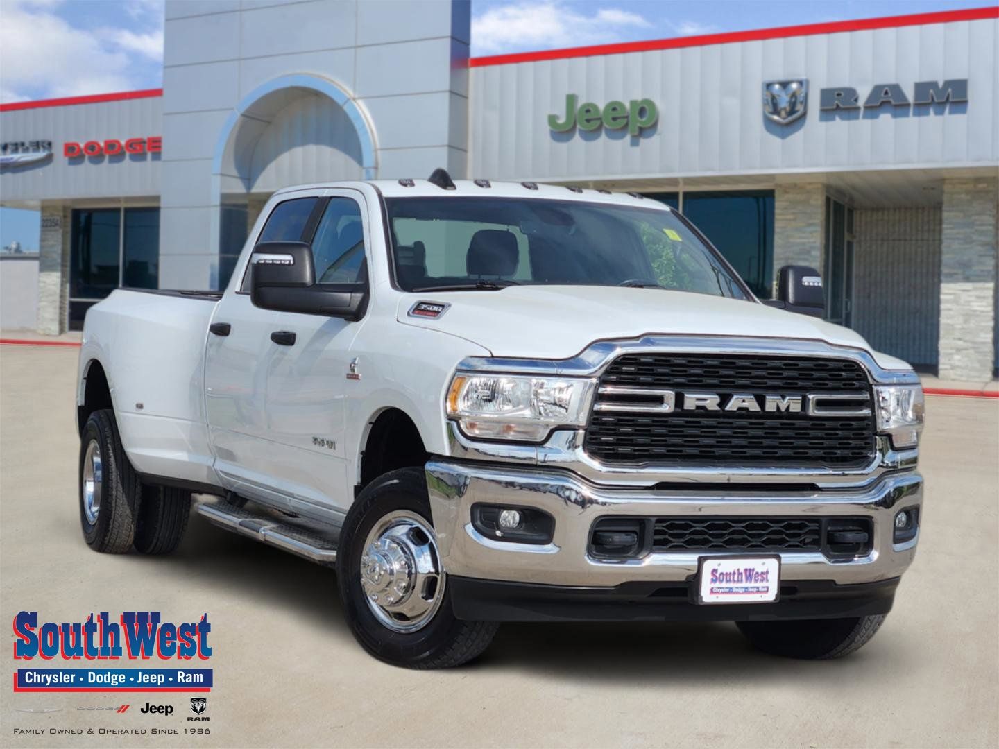 Bright White Clearcoat 2024 RAM 3500 Big Horn Crew Cab LB DRW 4WD Pickup Truck Four-Wheel Drive 6-Speed Automatic