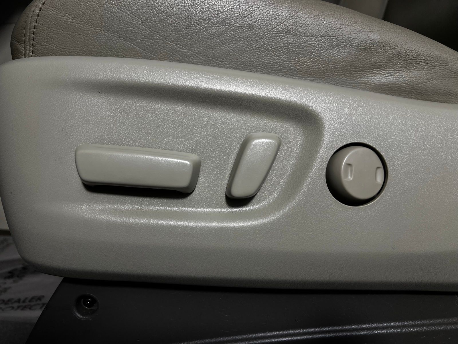 2016 Toyota Sienna XLE 14