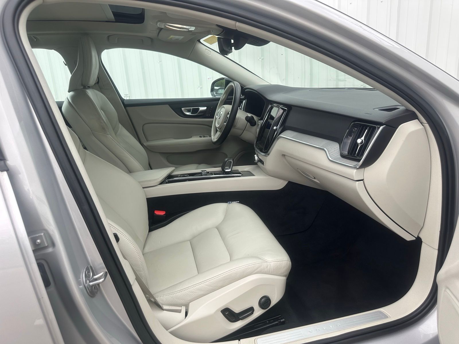 Used Car 2023 Volvo S60  B5 Plus Dark Theme For Sale Under $25,000 In Austin, Texas