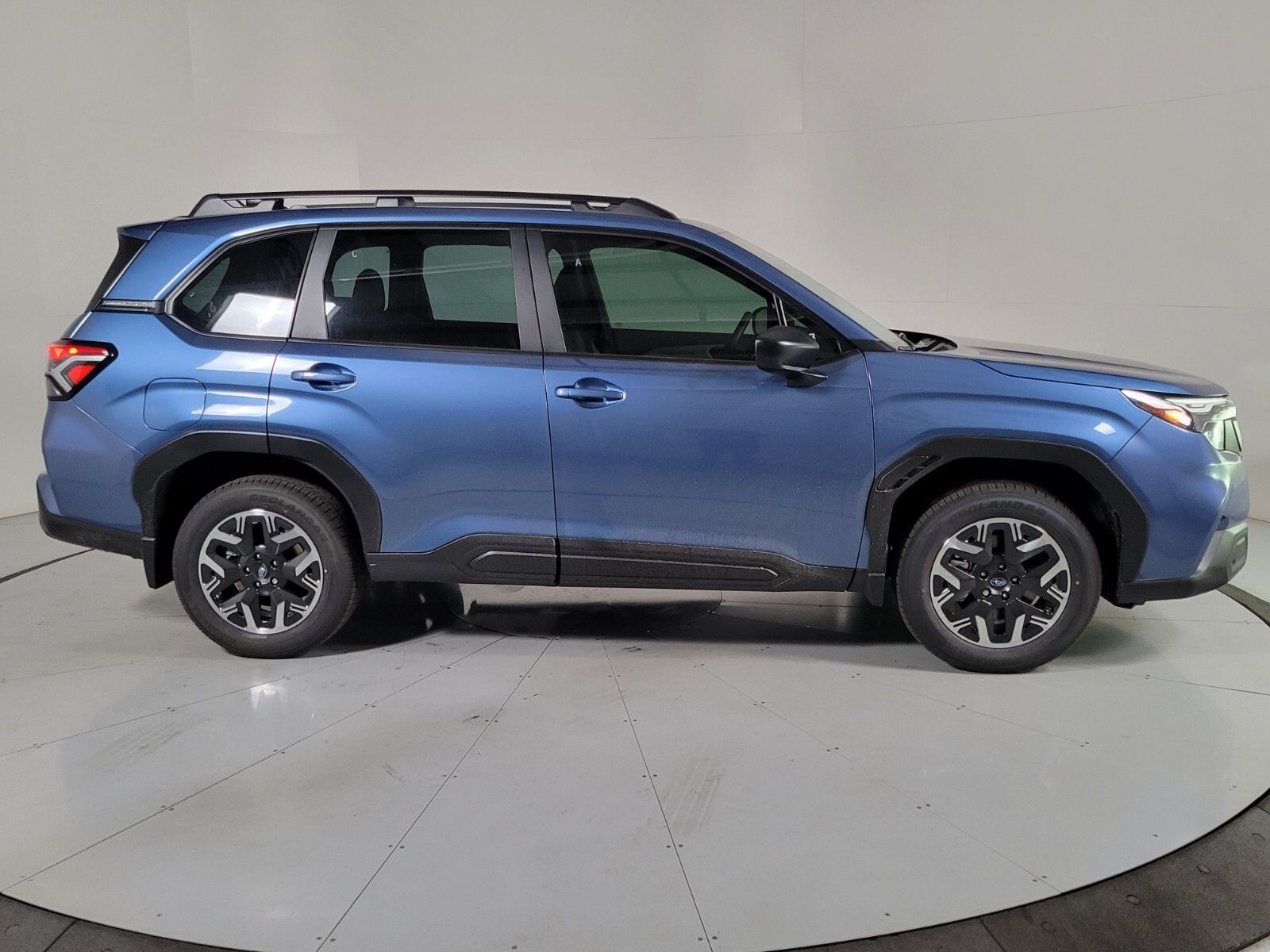 2025 Subaru Forester Base 3