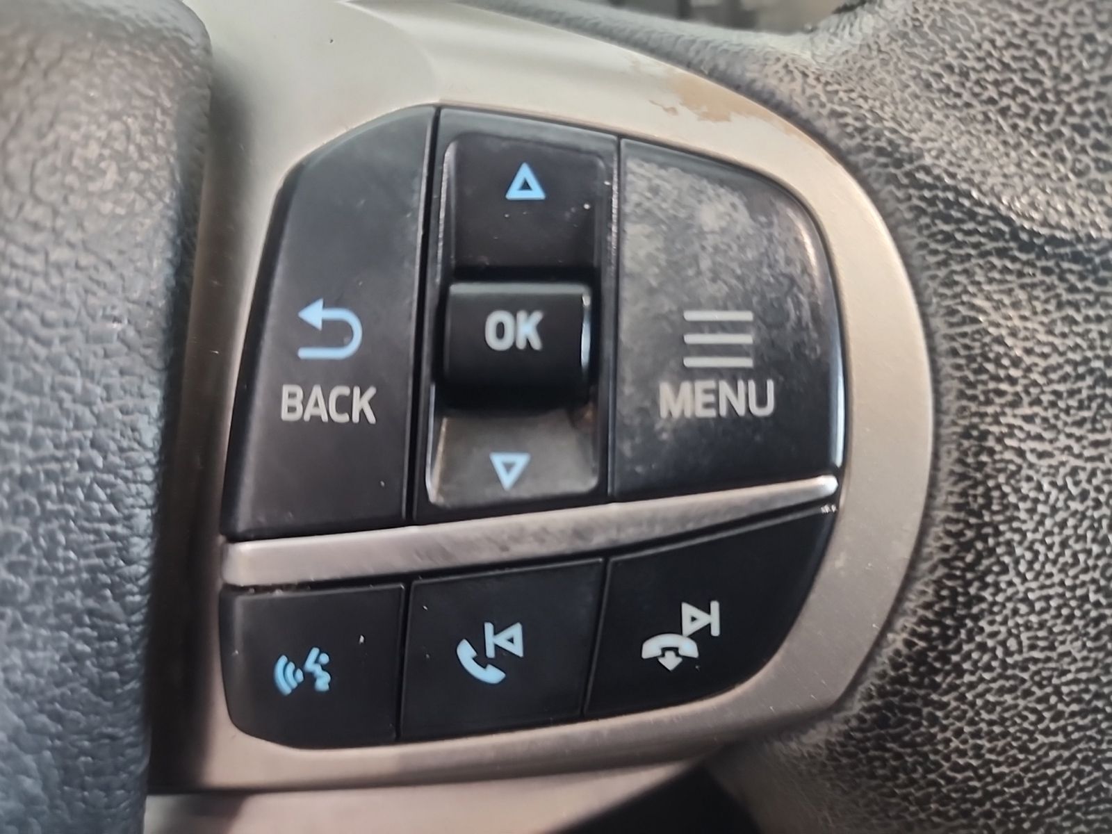 Certified Used 2022 Oxford White Ford XLT image 17