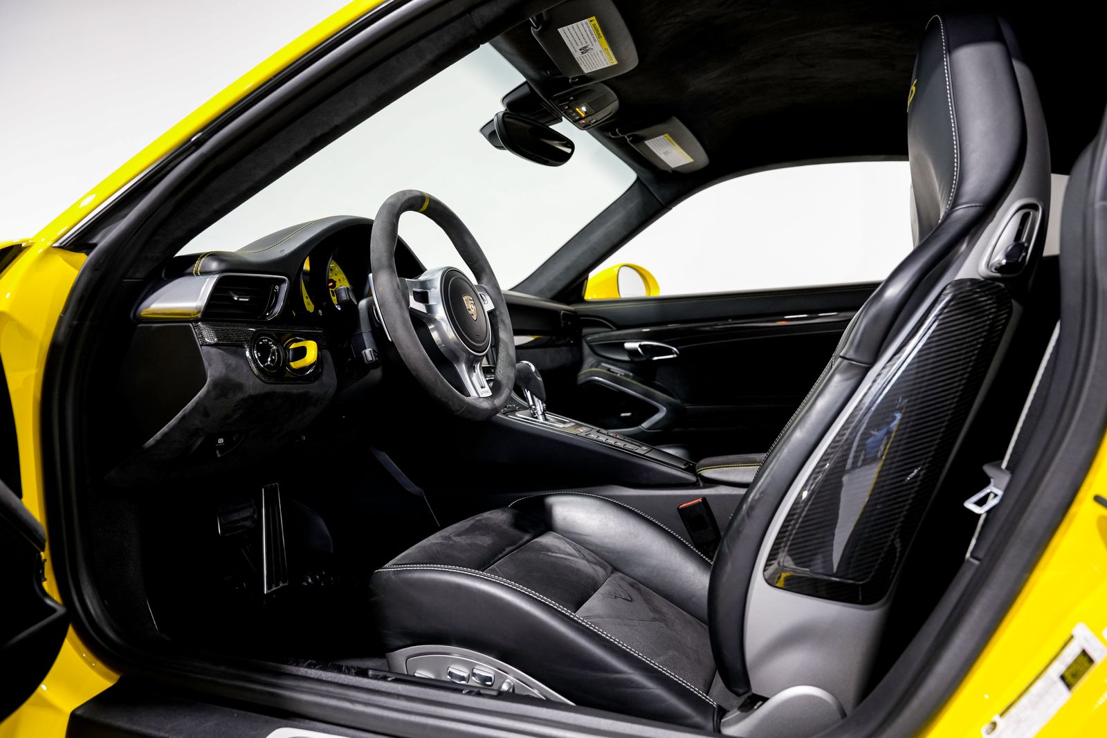 2015 Porsche 911 Carrera GTS — photo 19