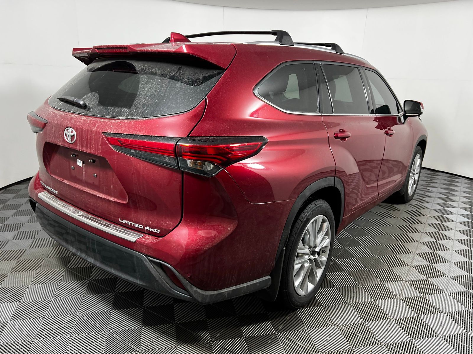 Thumbnail: 2023 Toyota Highlander - 5