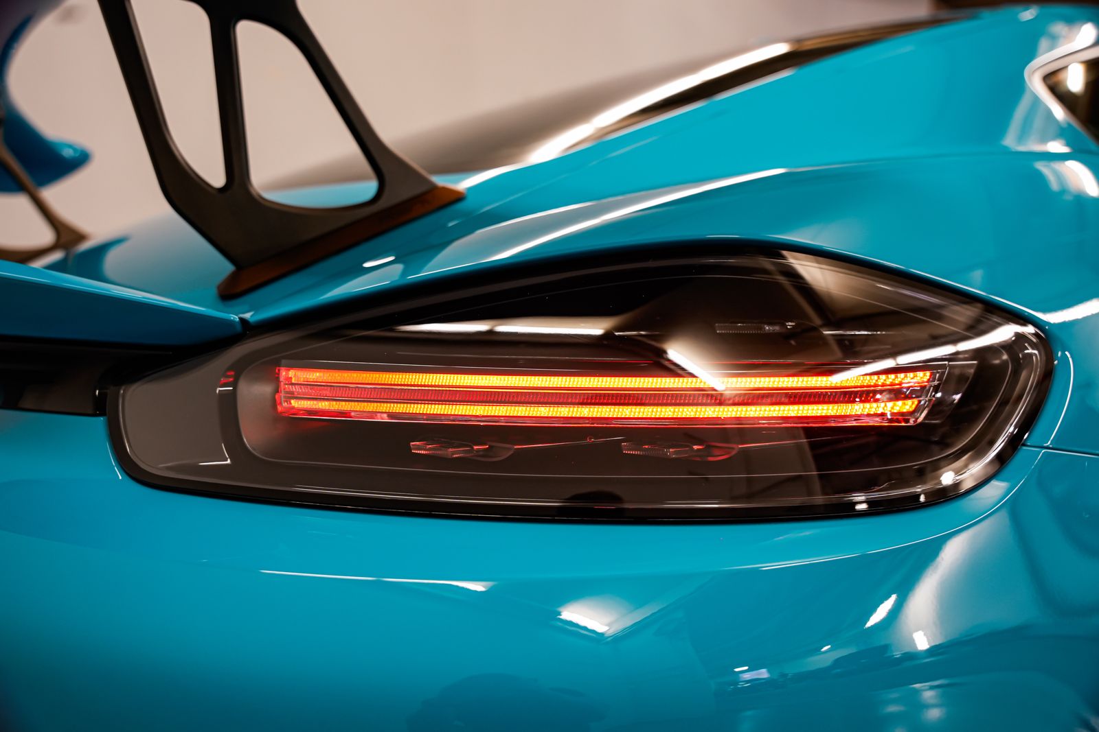 2021 Porsche 718 Cayman GT4 — photo 32