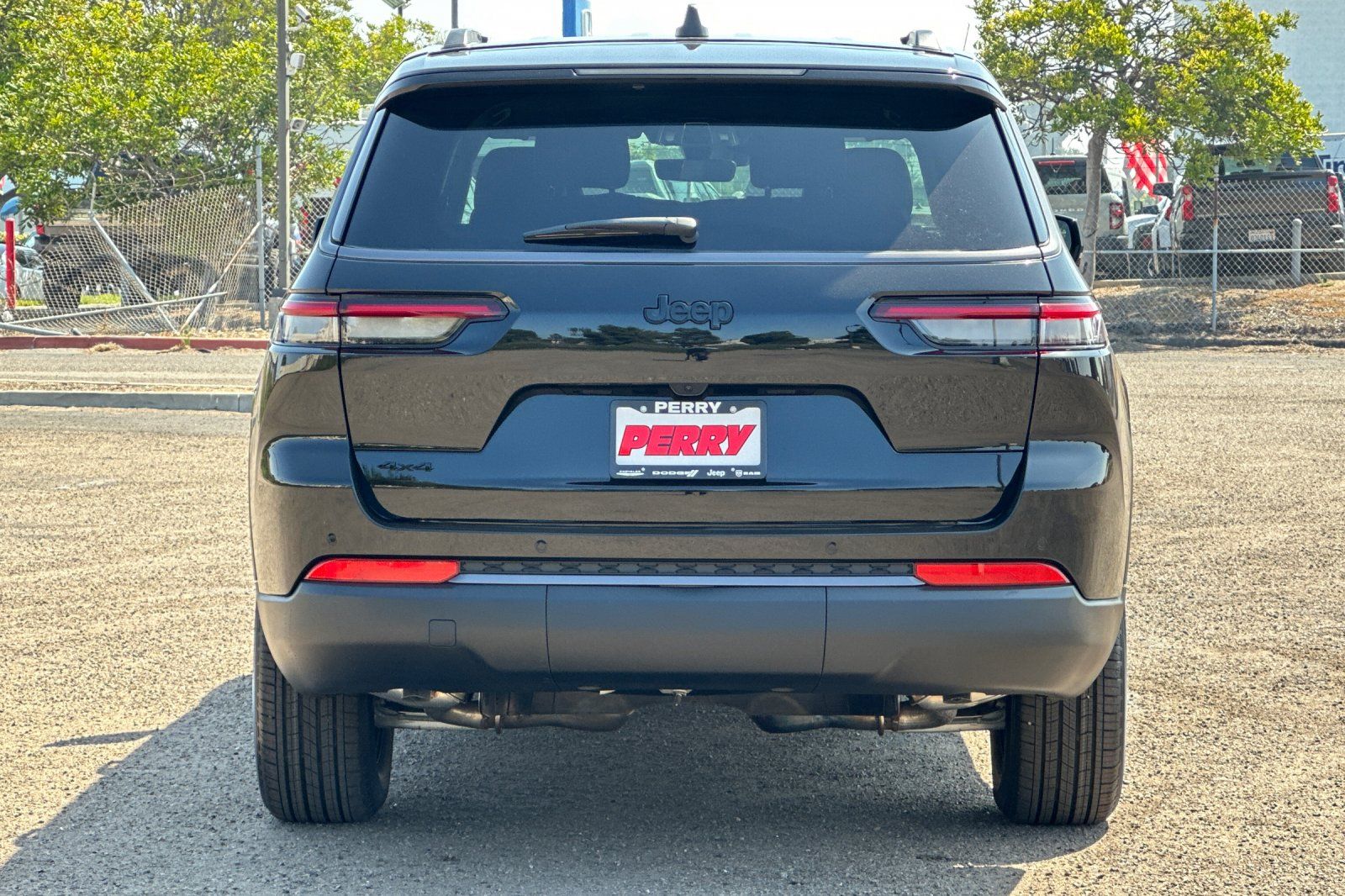 View vehicle photo 5