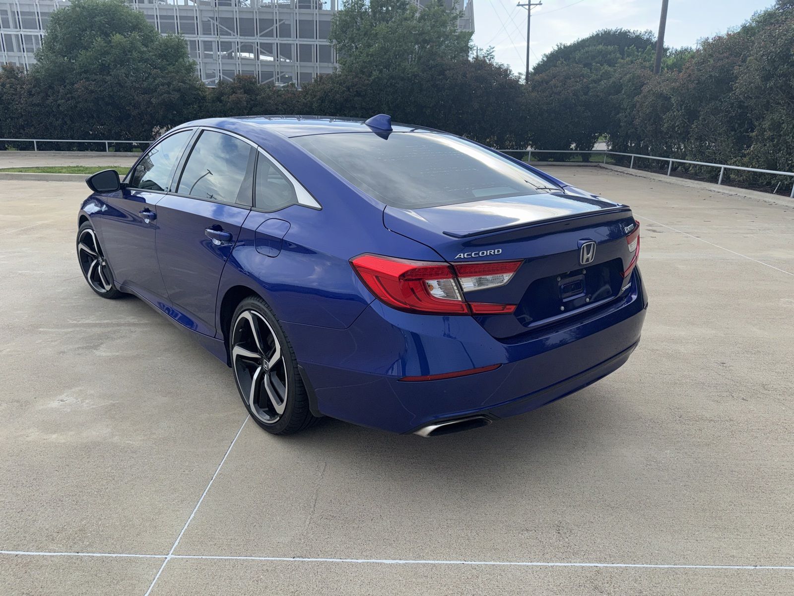 View vehicle photo 4