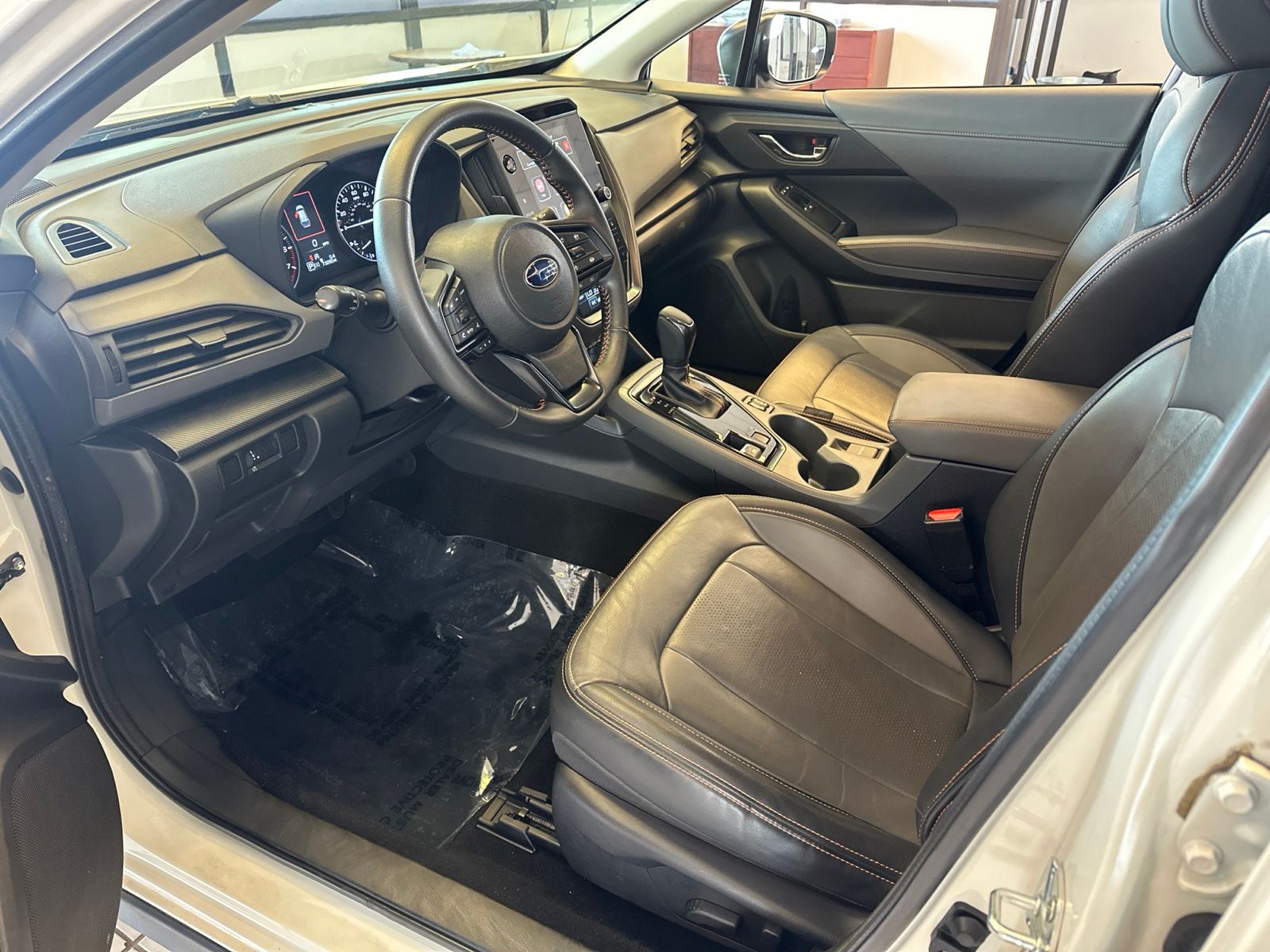 Used 2024 Crystal White Pearl Subaru Limited image 9