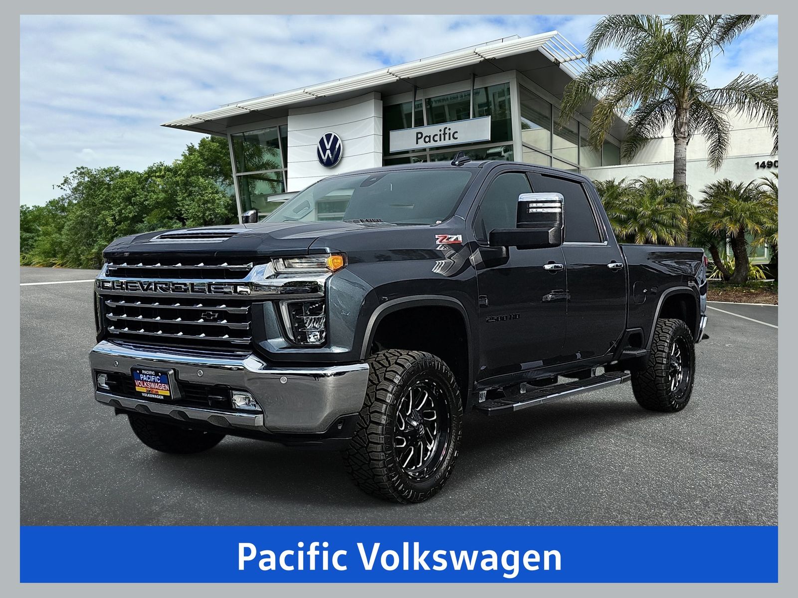 Shadow Gray Metallic 2020 Chevrolet Silverado 2500HD Pickup Truck 4X2 6-Speed Automatic