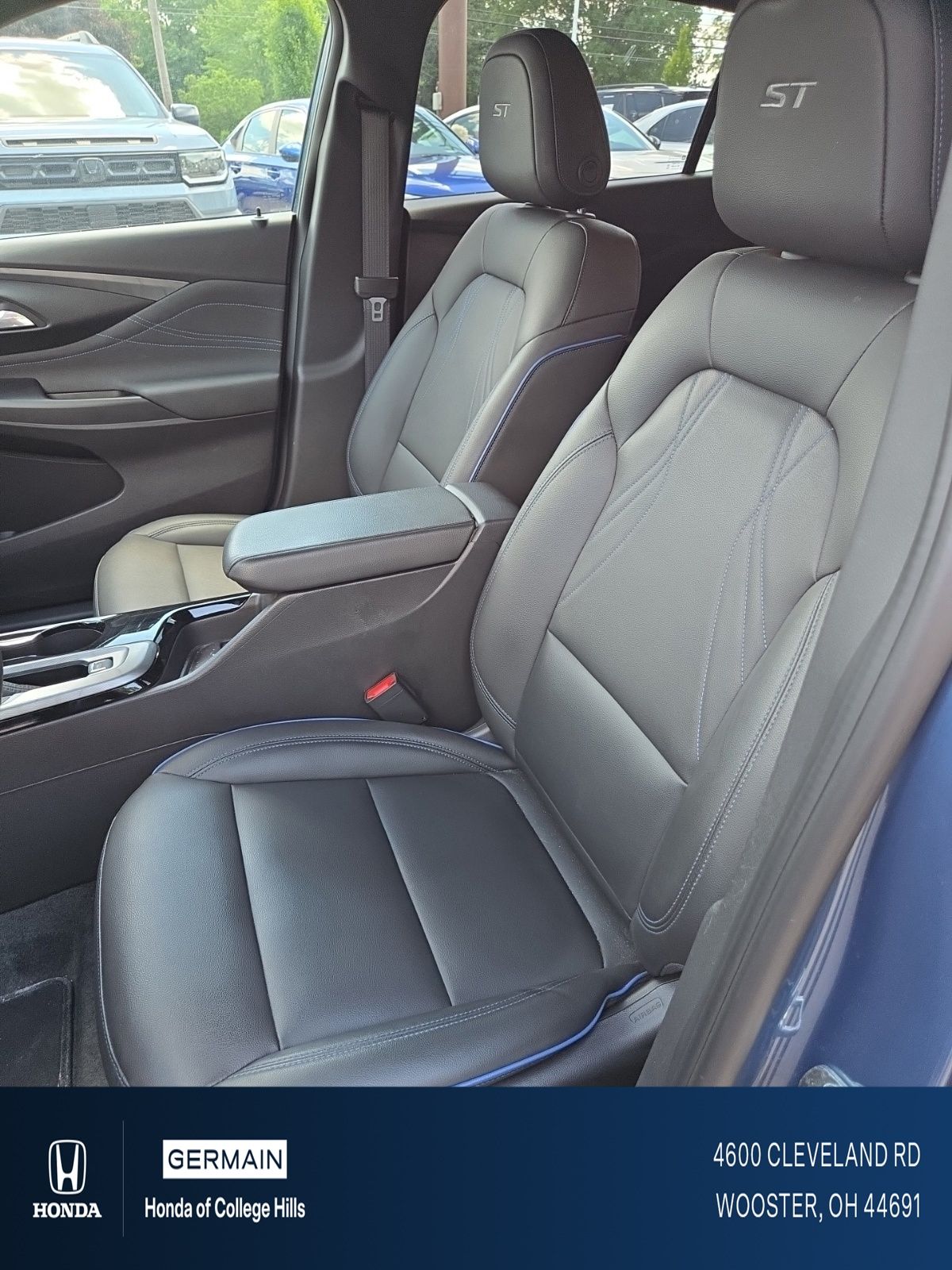 Used 2025 Blue Buick Sport Touring image 21