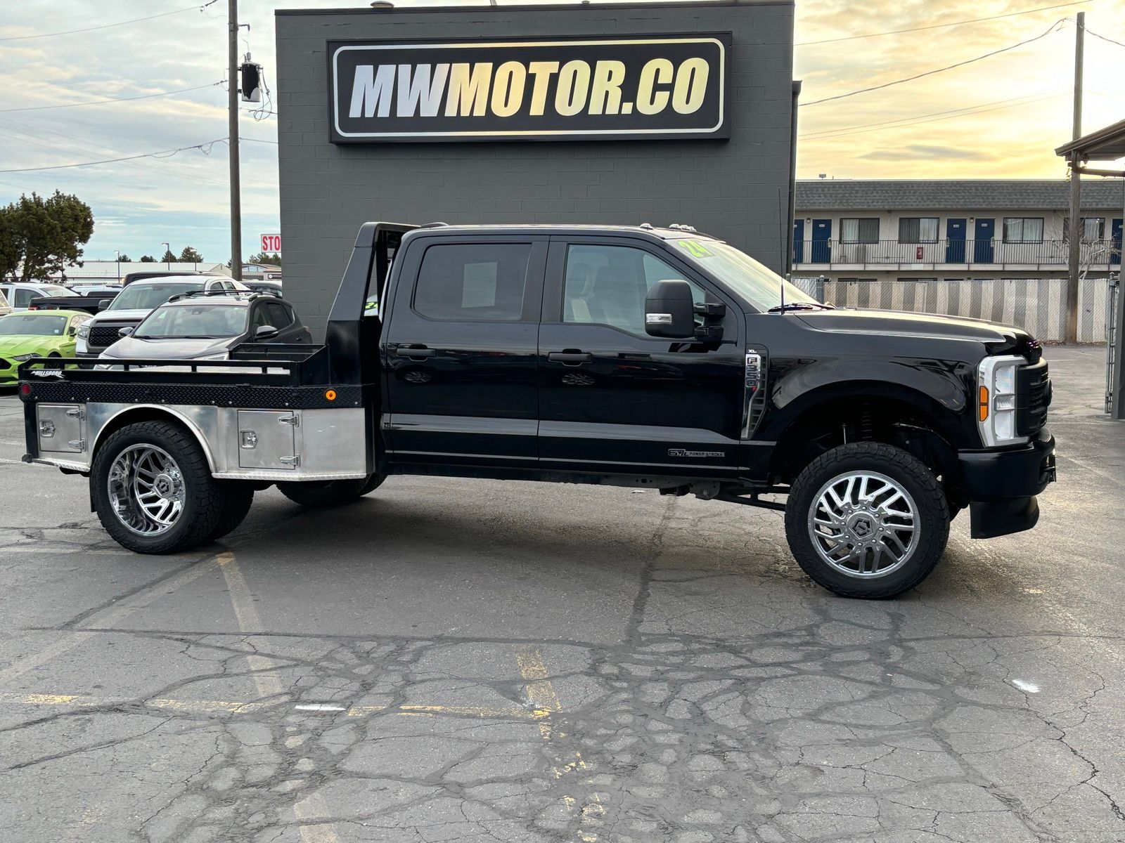 2024 Ford F-350 Super Duty XL's photo