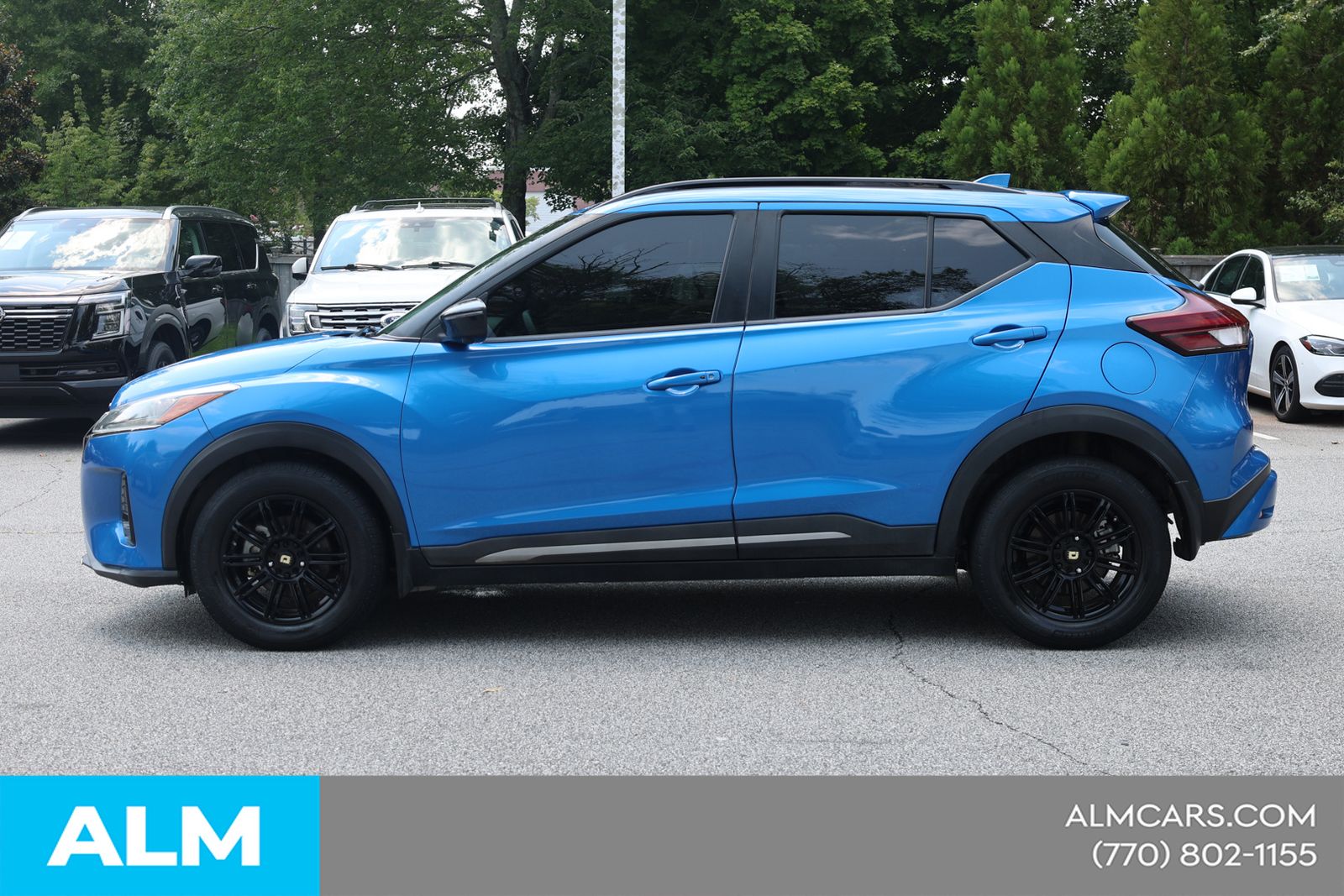 Used 2023 Blue Nissan SR image 9