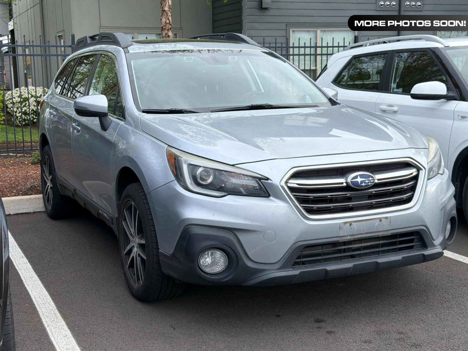 Ice Silver Metallic 2018 Subaru Outback 3.6R Limited AWD Wagon All-Wheel Drive Continuously Variable Transmission