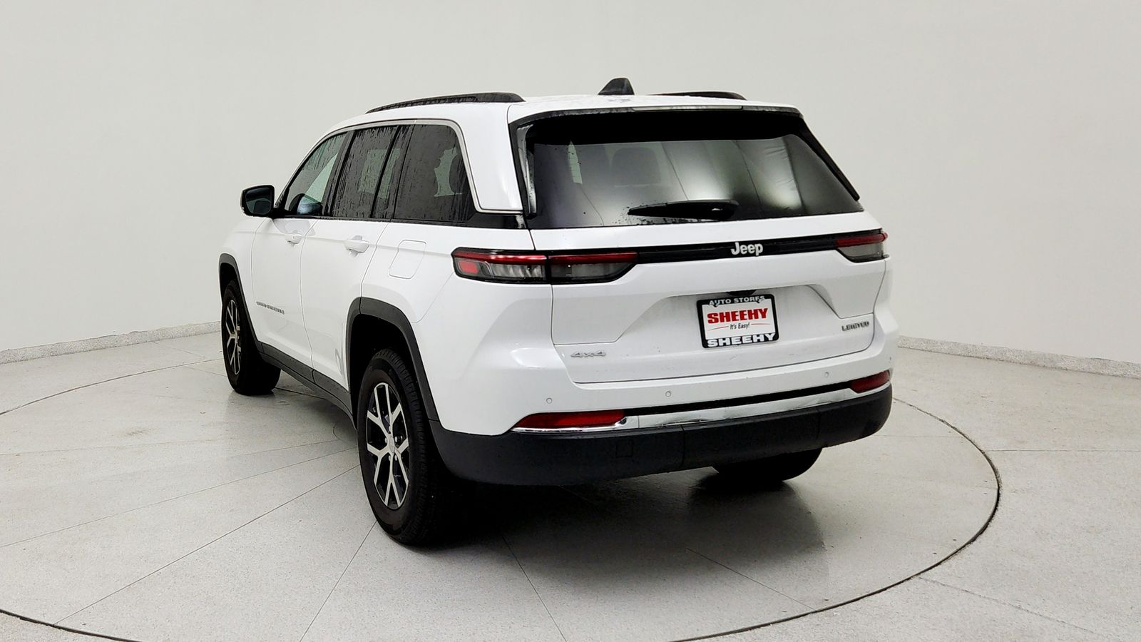 Used 2025 White Jeep Limited image 5