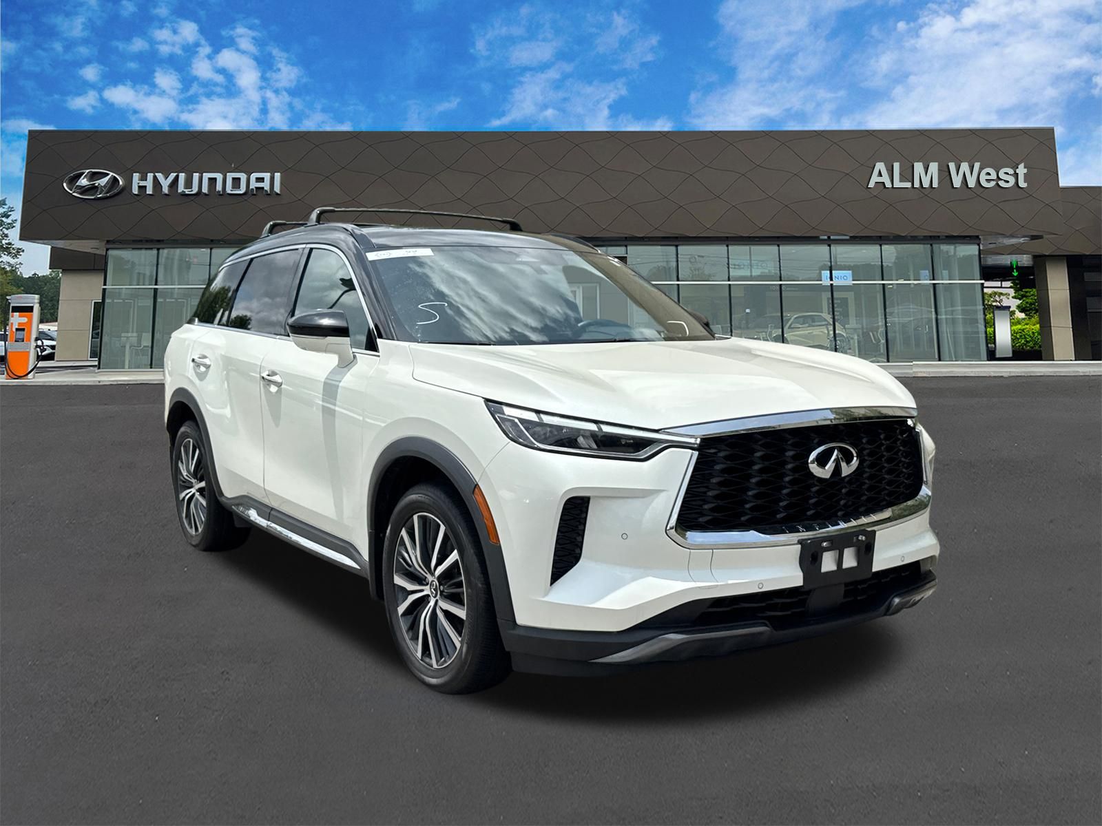 Used 2024 Black INFINITI Autograph image 3