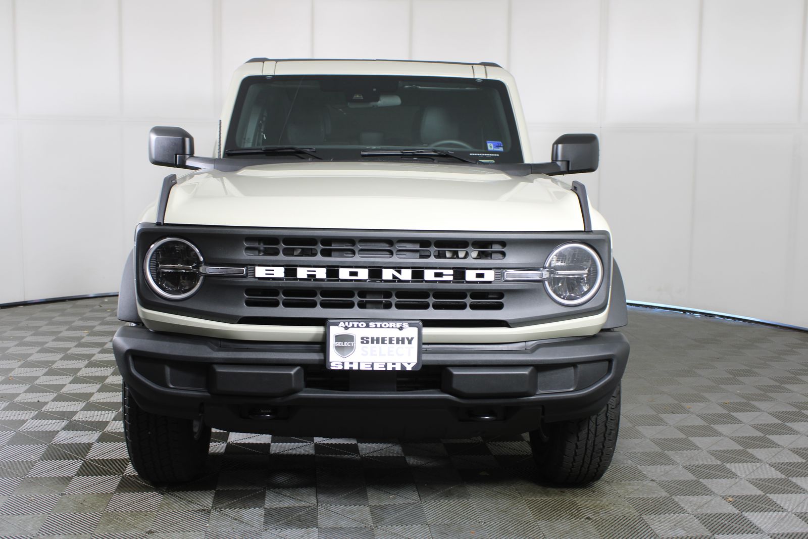 Used 2025 Beige Ford Big Bend image 2
