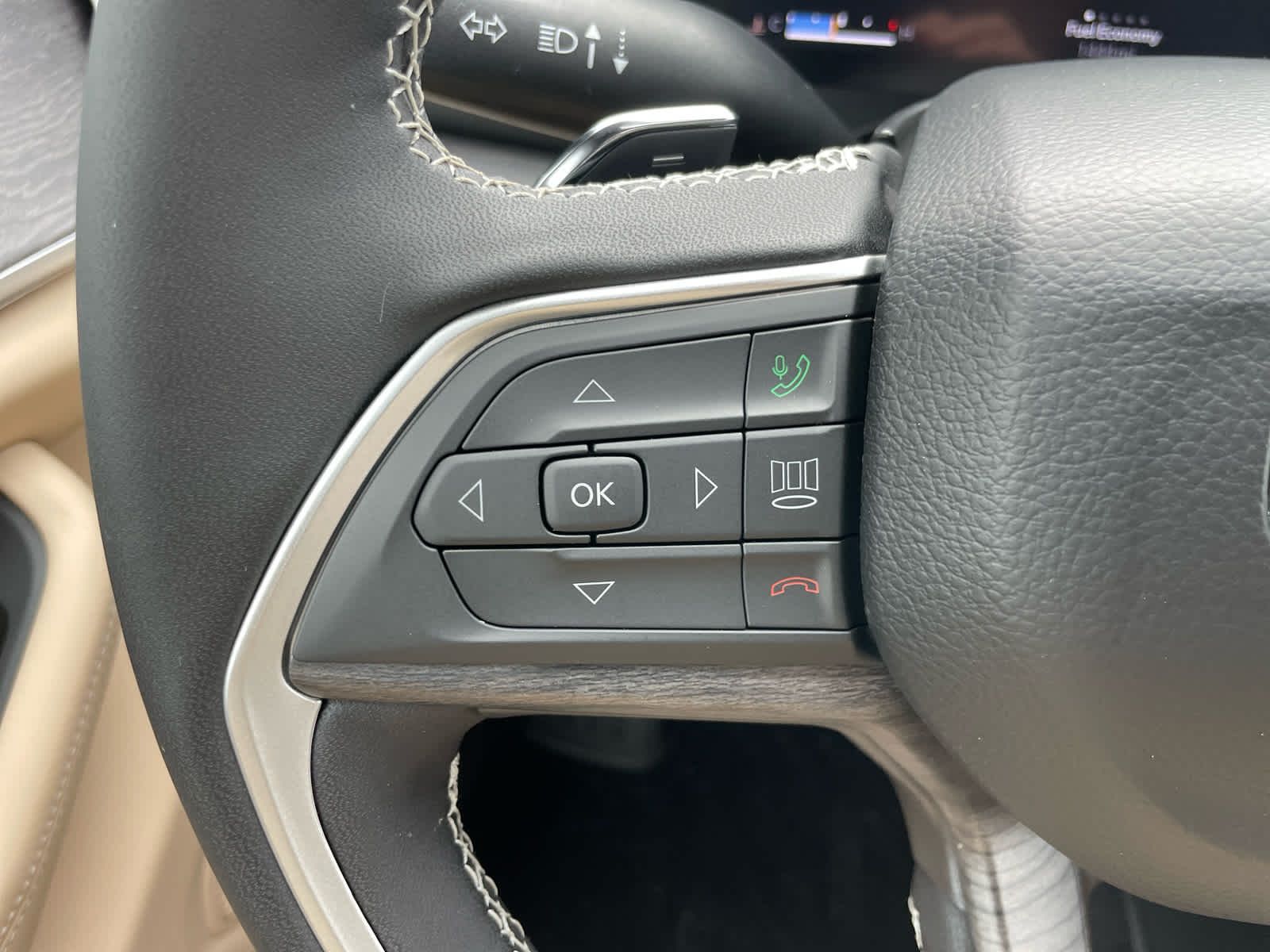used 2025 Jeep Grand Cherokee car, priced at $41,250