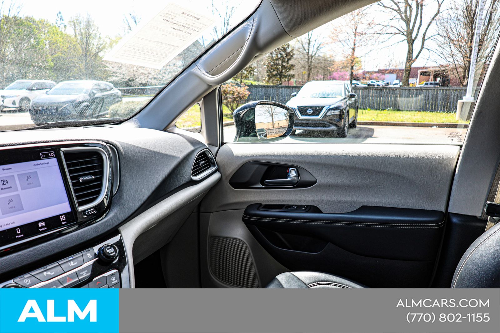 Used 2024 Silver Chrysler Touring L image 37