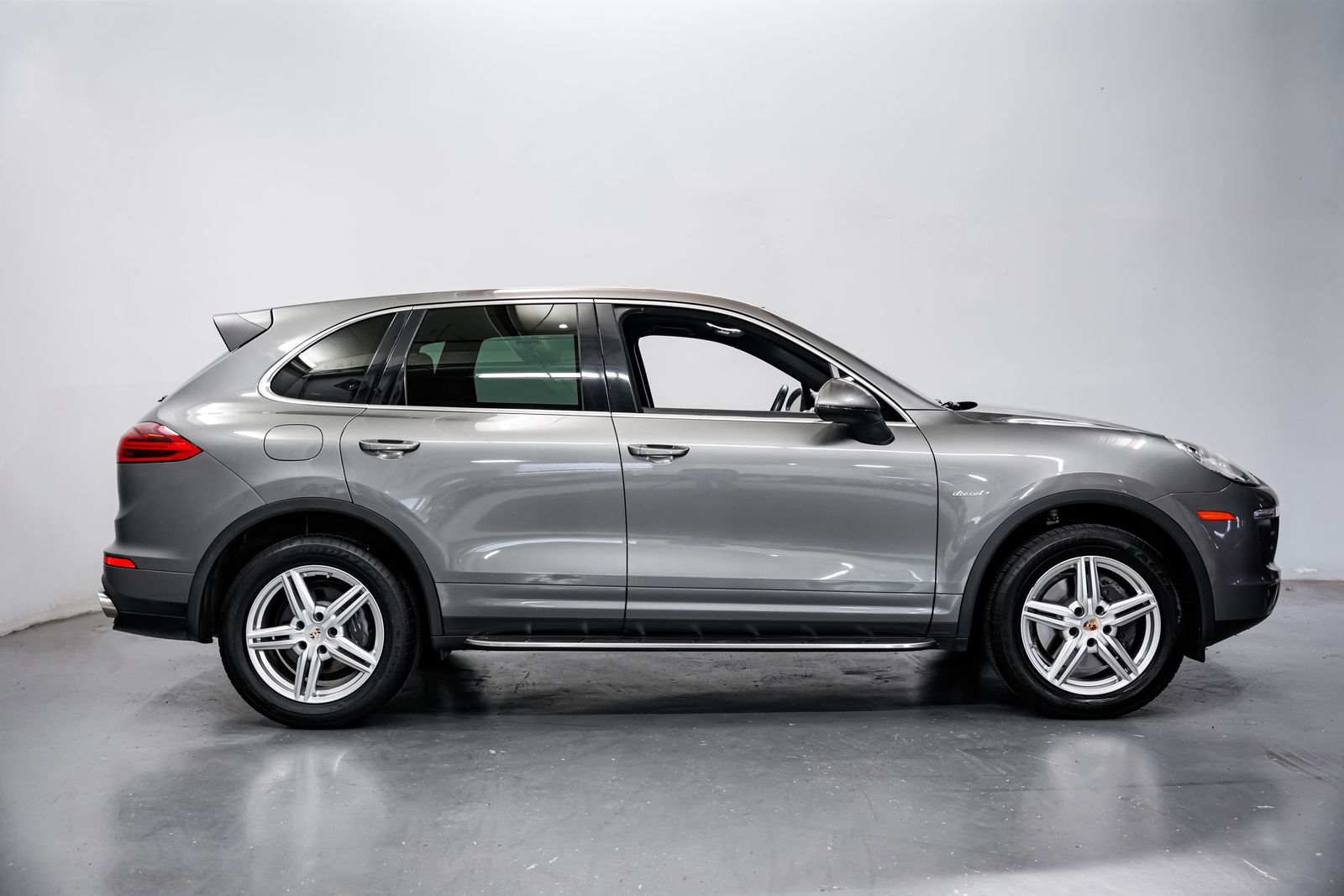 2015 Porsche Cayenne Diesel — photo 2