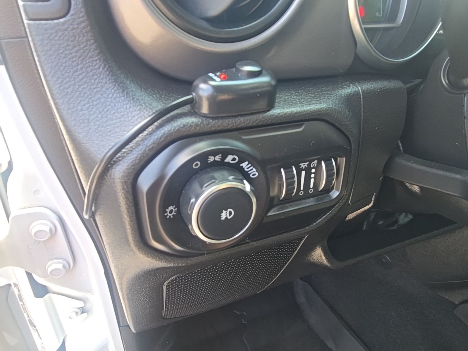 Used 2022 White Jeep Unlimited High Tide image 26