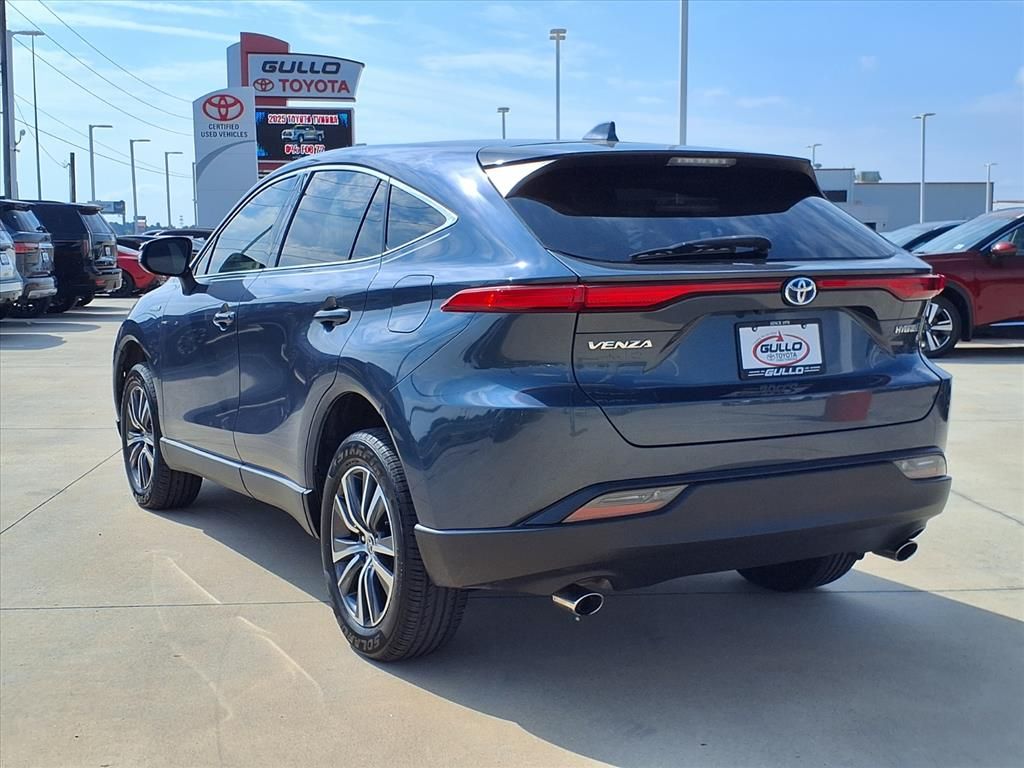 2021 Toyota Venza LE - 1