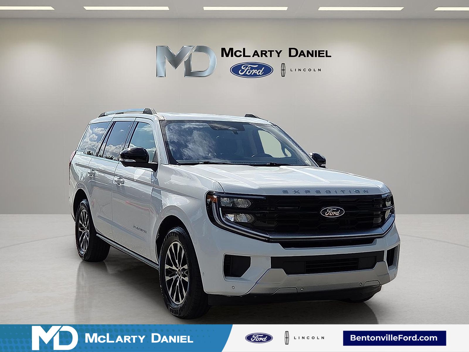Oxford White 2025 Ford Expedition SUV / Crossover Four-Wheel Drive Automatic