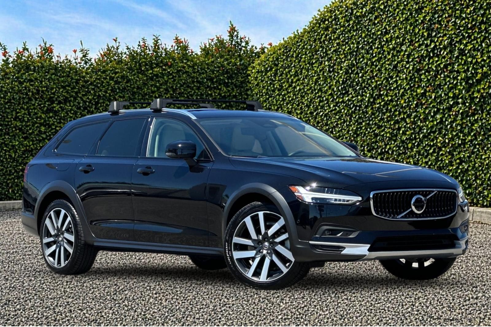 Onyx Black Metallic 2025 Volvo V90 Wagon All-Wheel Drive Automatic