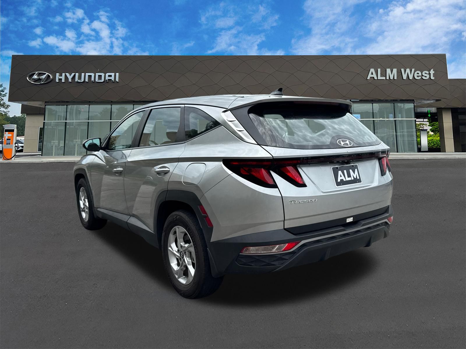 Used 2024 Silver Hyundai SE image 7
