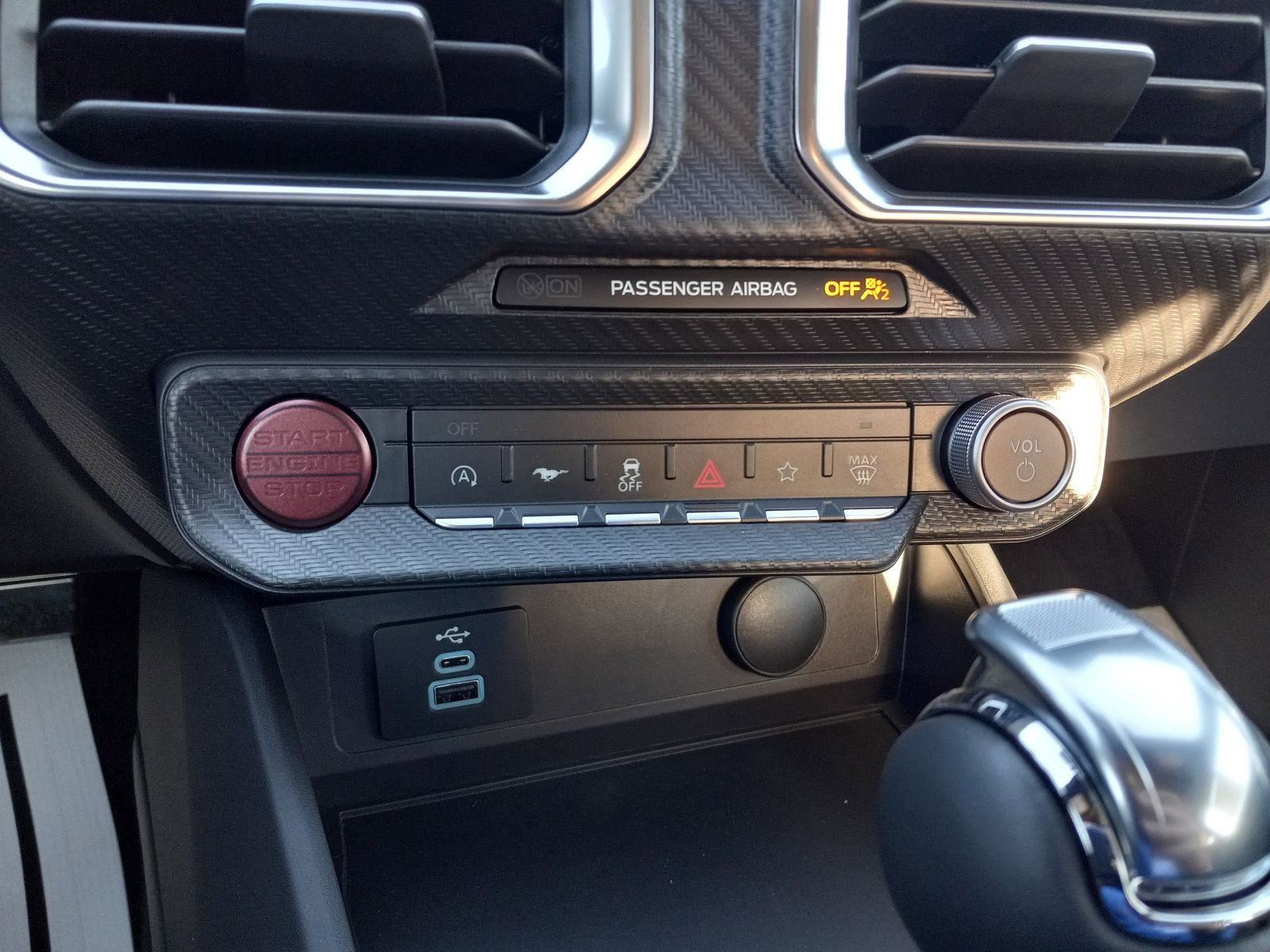 2025 Ford Mustang image 17