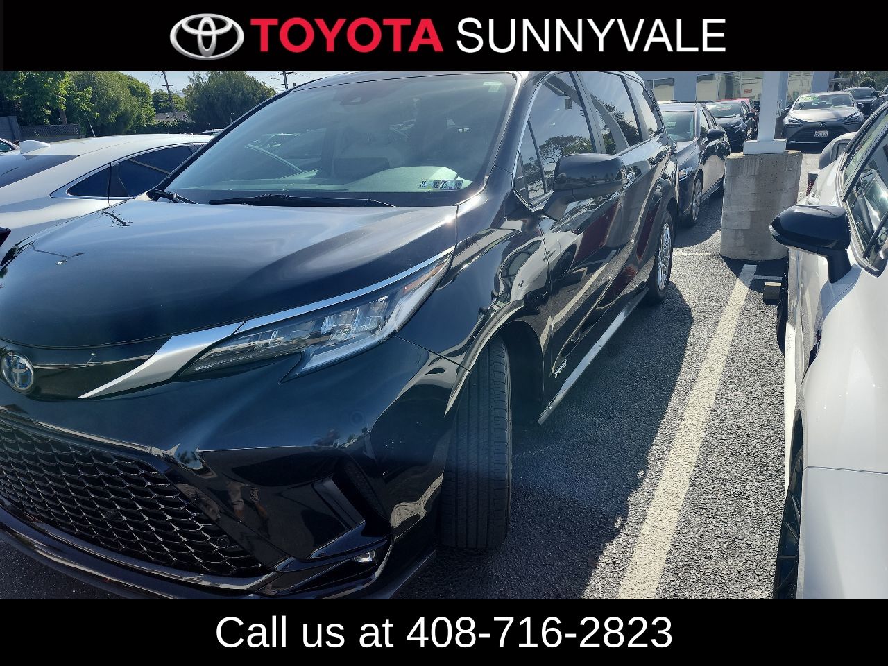 2021 Toyota Sienna XSE 7-Passenger Hybrid AWD's photo