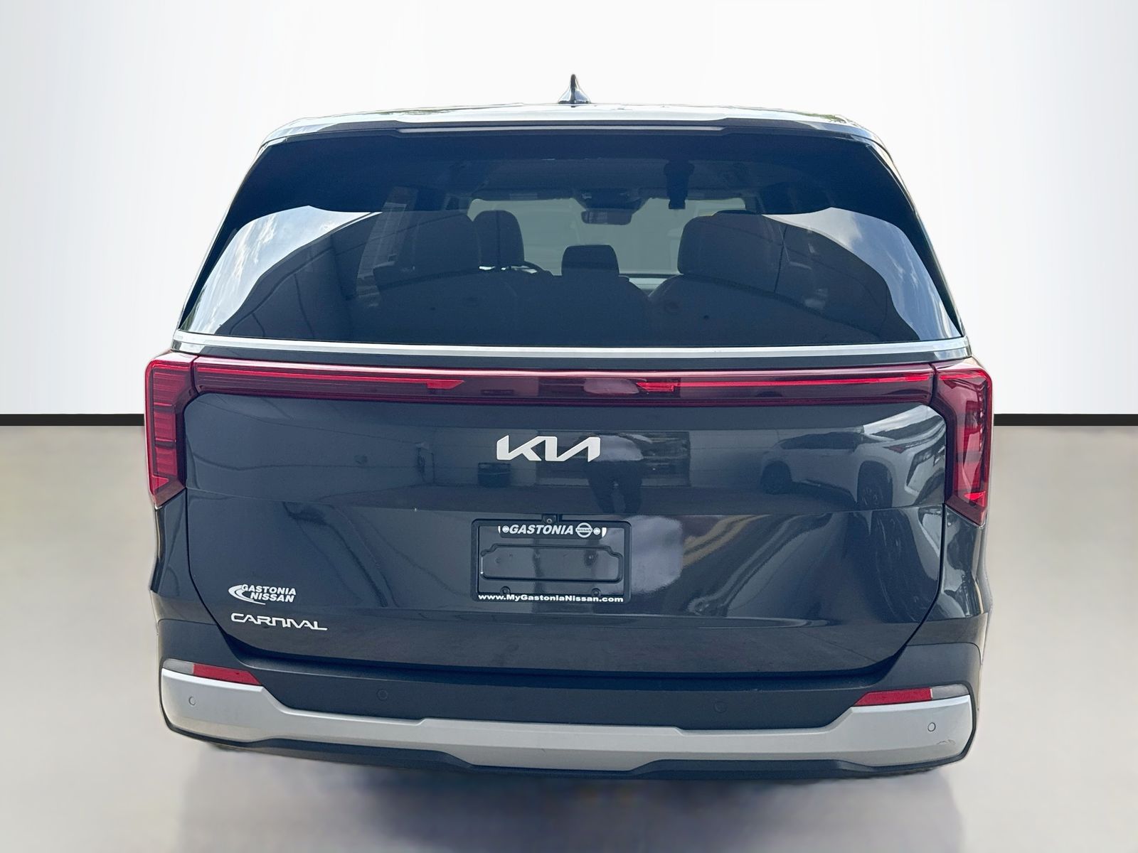 Used 2025 Gray Kia LXS image 6