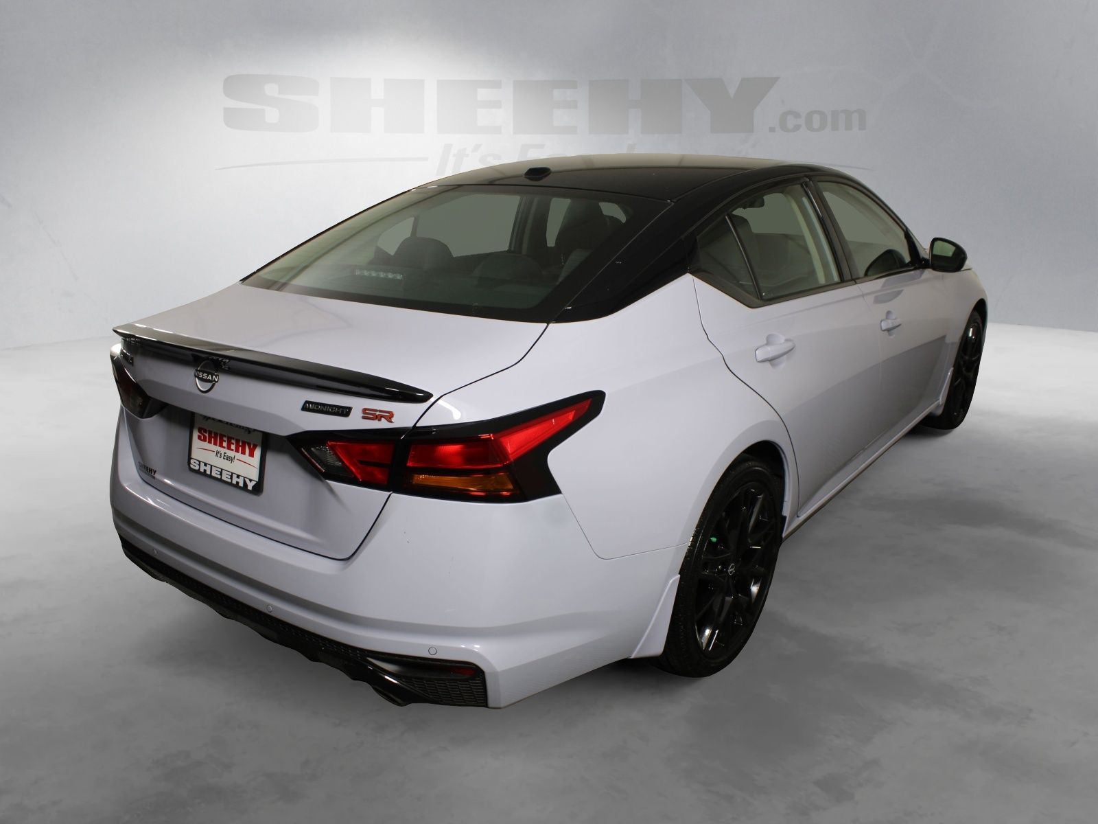 Used 2026 White Nissan 2.5 SR image 12