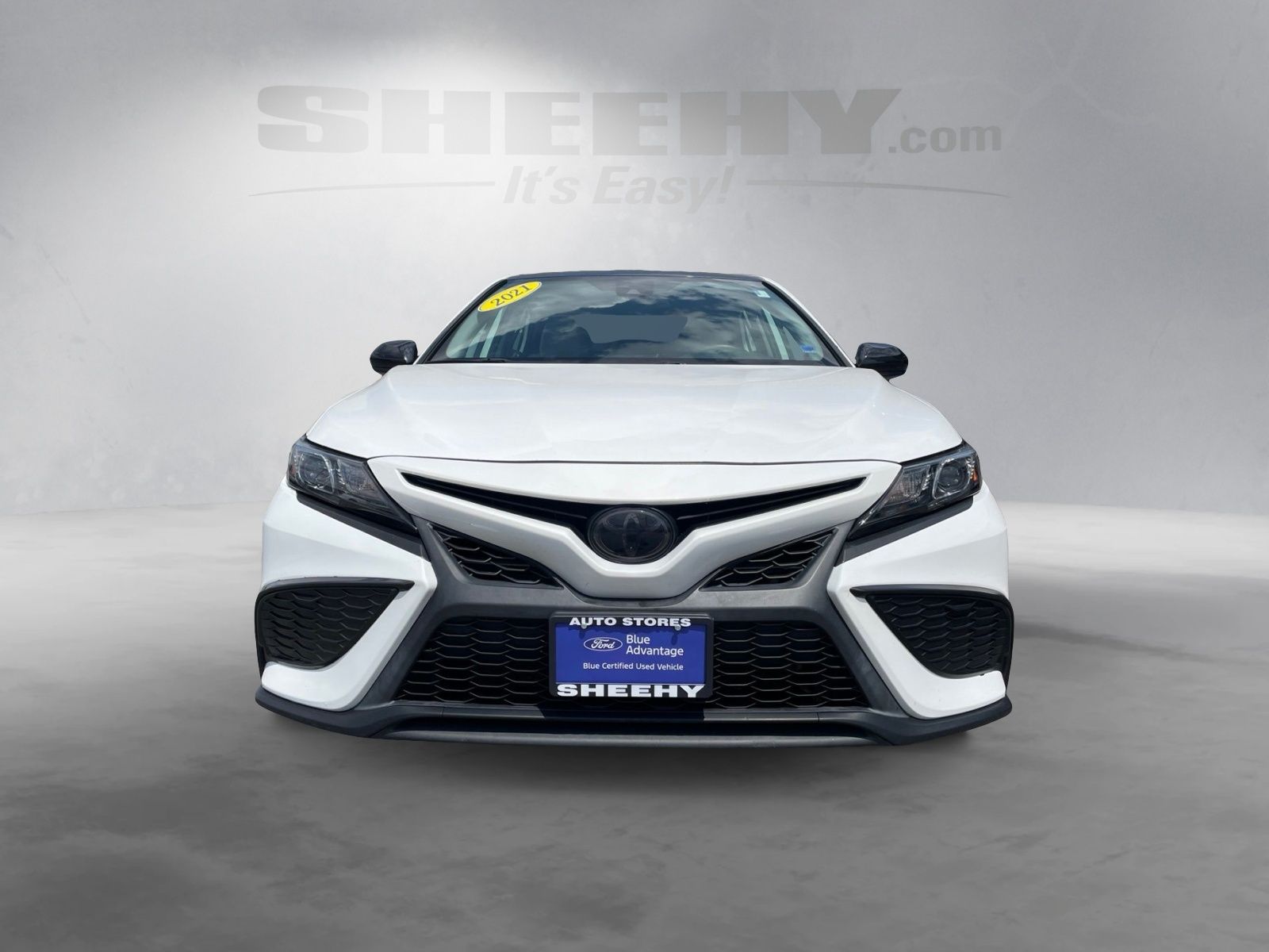 Used 2021 Super White Toyota SE image 7