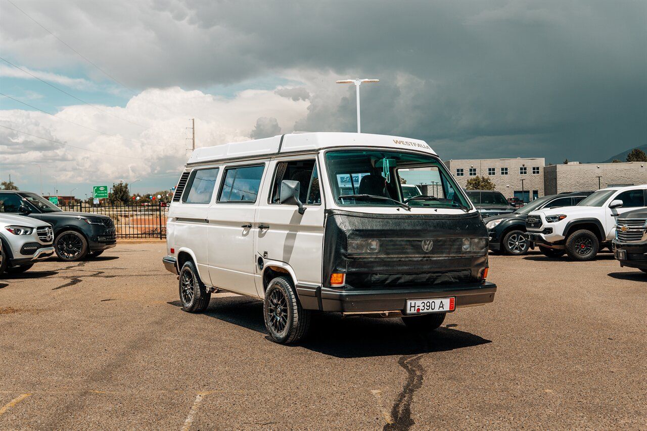 White 1989 Volkswagen Vanagon Van Rear-Wheel Drive 4-Speed Manual