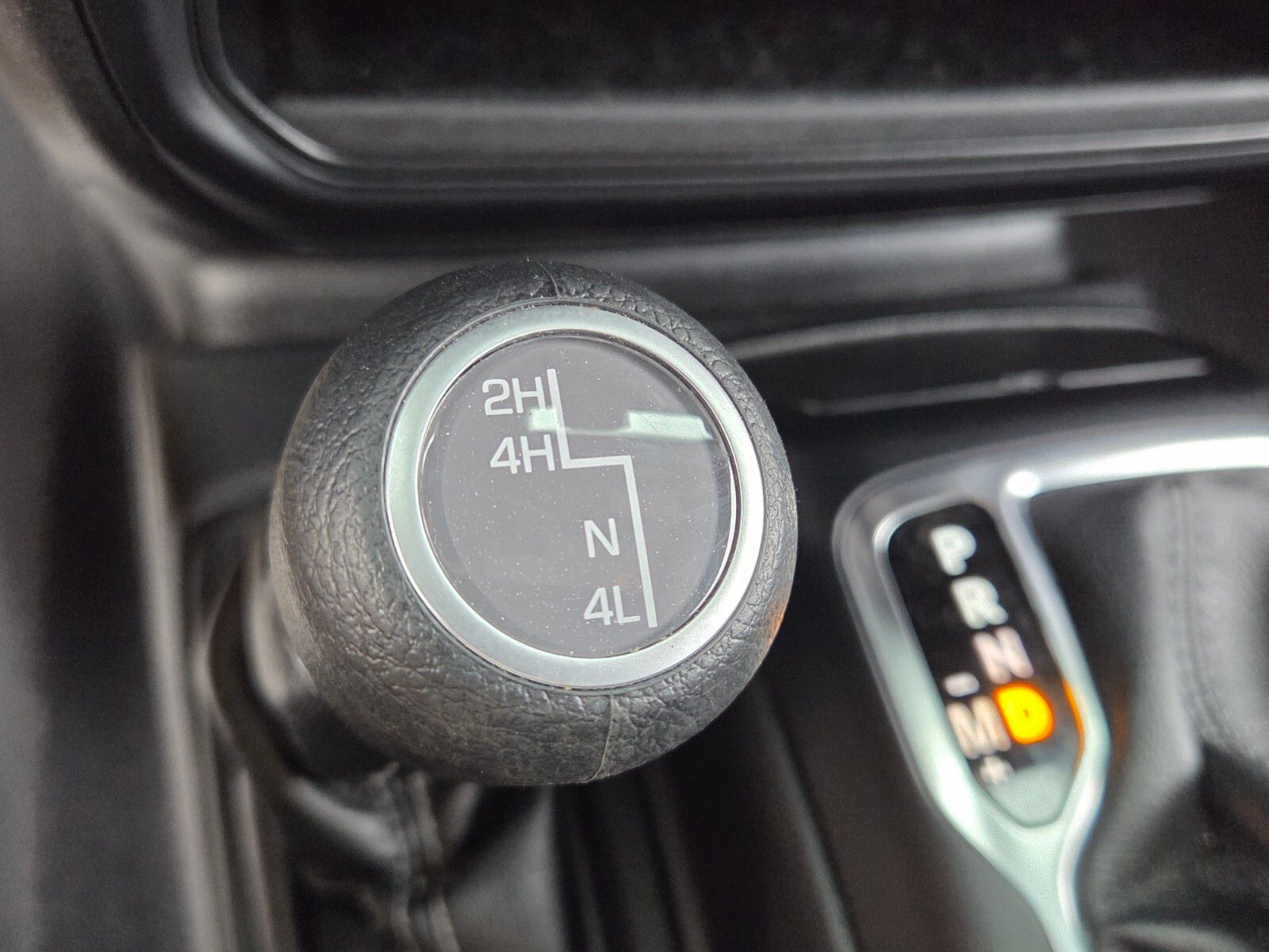 Used 2025 Red Jeep Sport S image 22