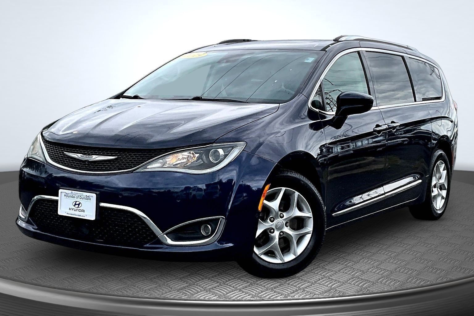Blue Pearl 2019 Chrysler Pacifica Minivan Front-Wheel Drive 9-Speed Automatic