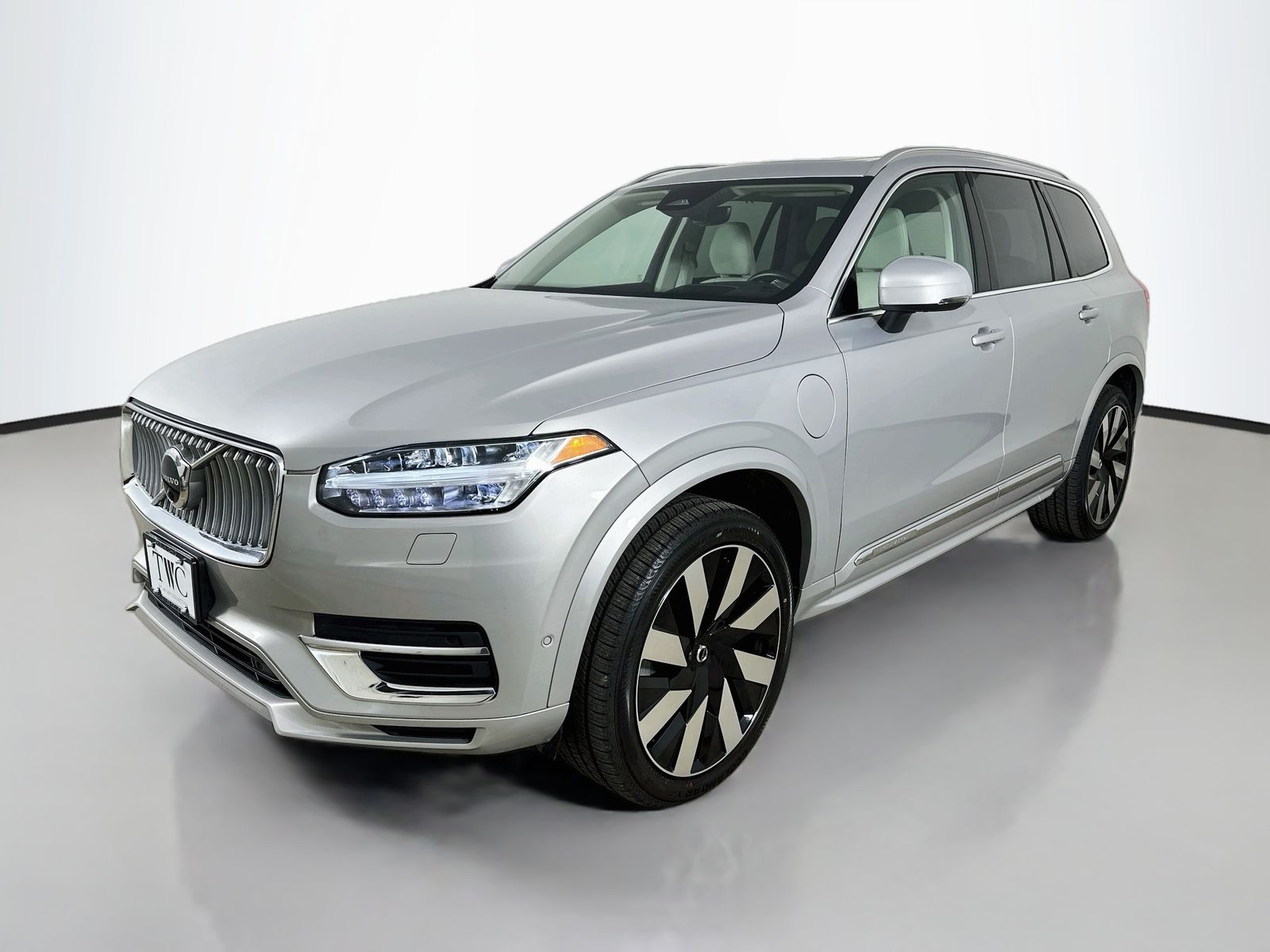 2023 Volvo XC90 Recharge T8 Ultimate Bright Theme 7-Passenger eAWD