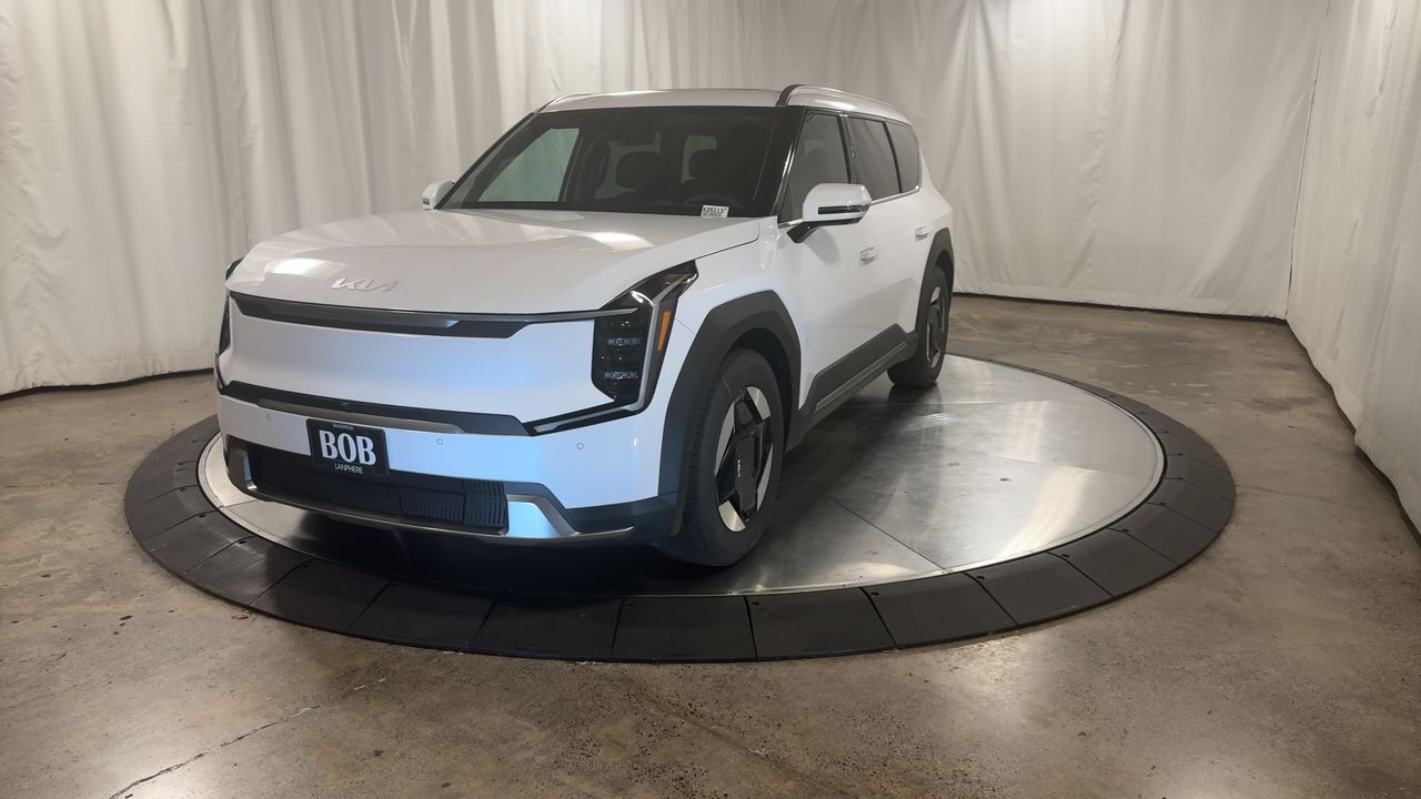 2026 Kia EV9 Wind photo 5