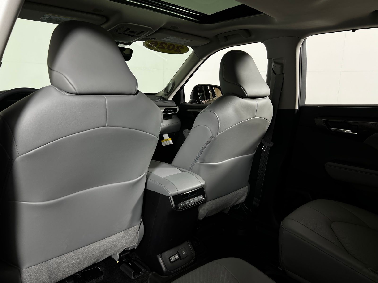 Thumbnail: 2026 Toyota Highlander - 24